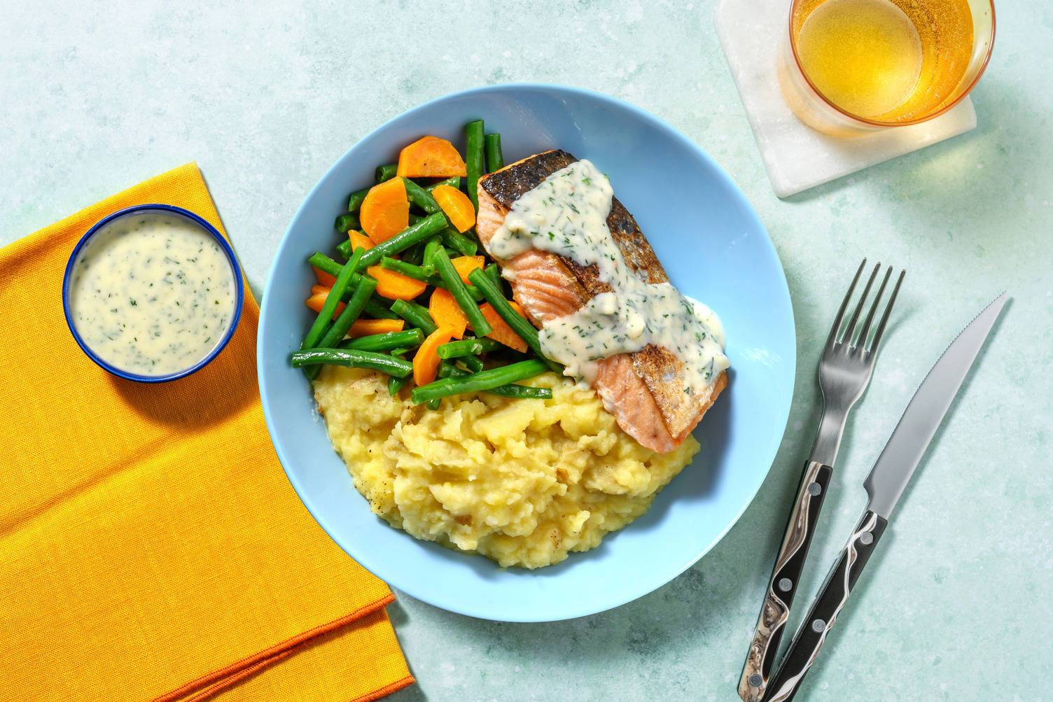 Zalmfilet in dilleroomsaus