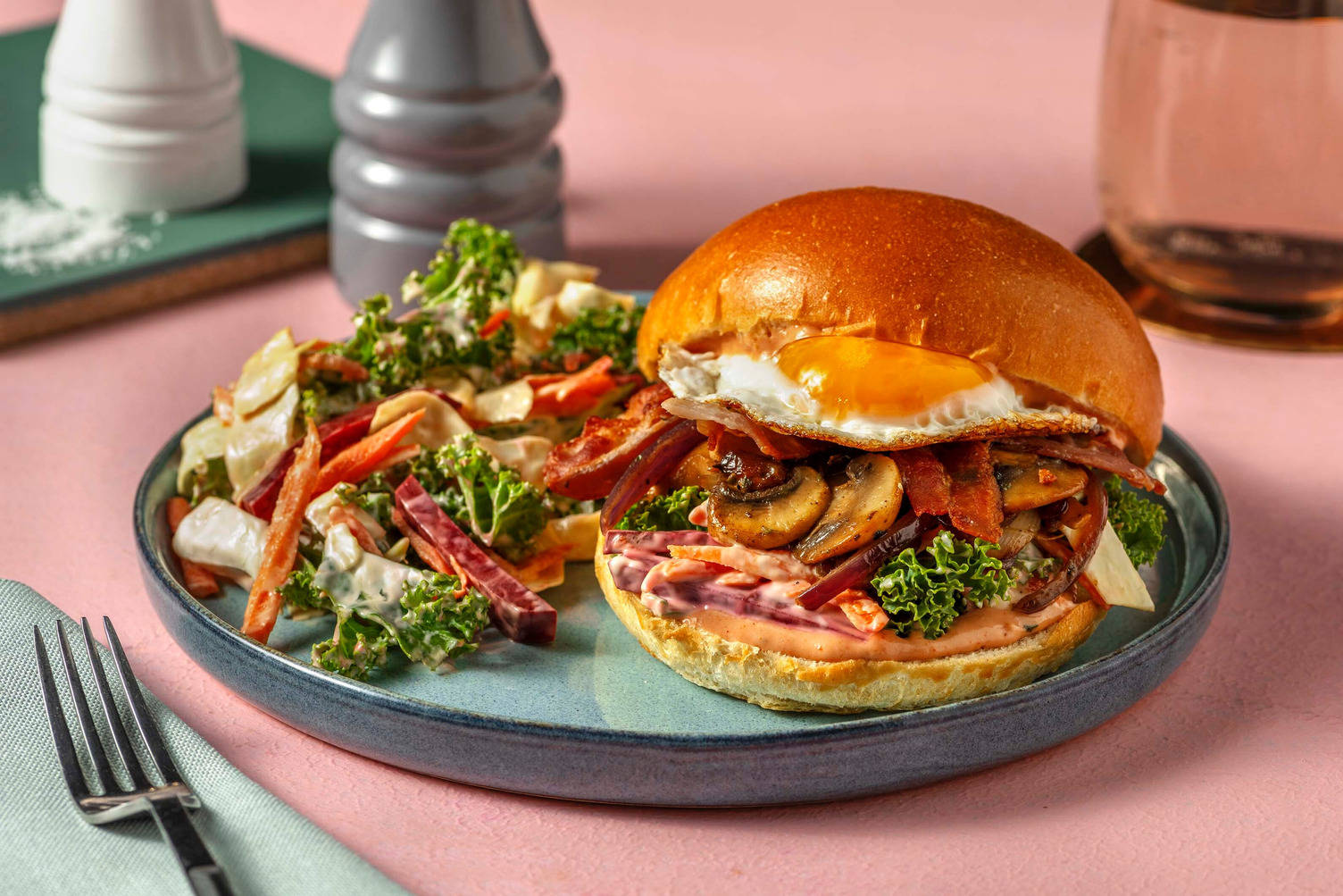 Hurtig svampe- og baconburger