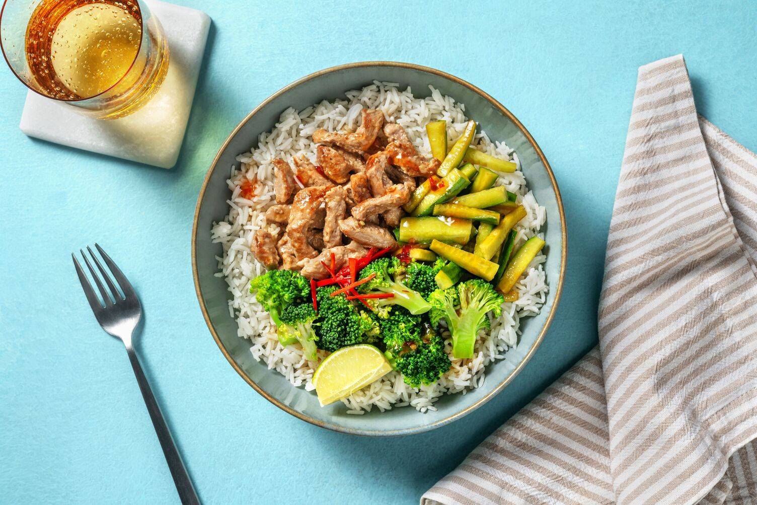 Reis-Bowl mit Bio-Schweinefiletstreifen