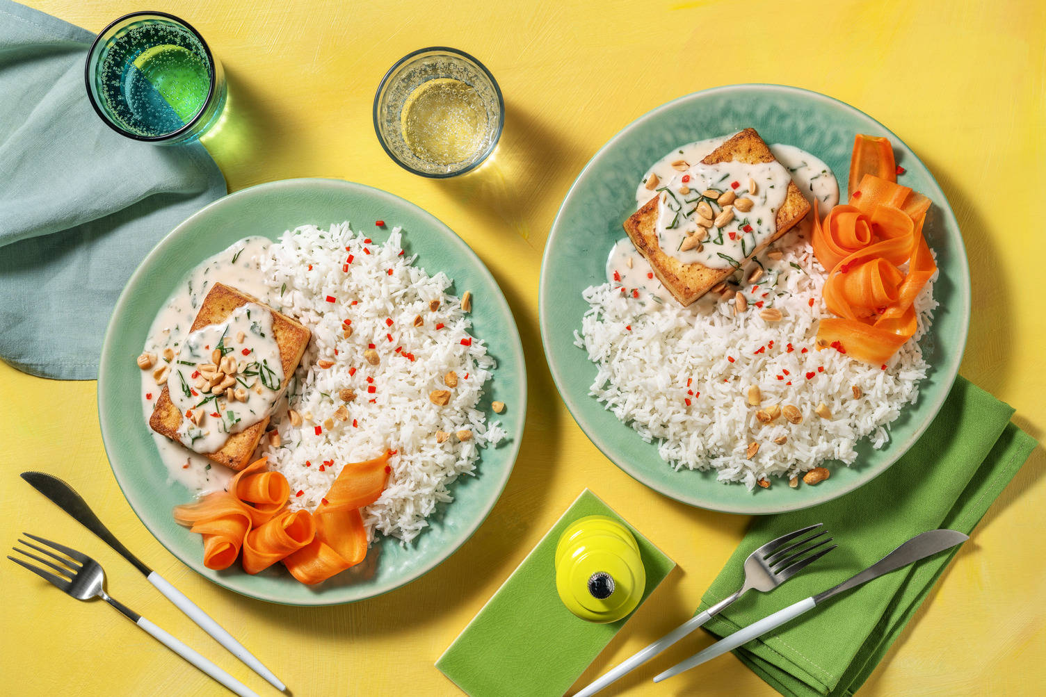 Thai-inspireret tofu i kokossauce