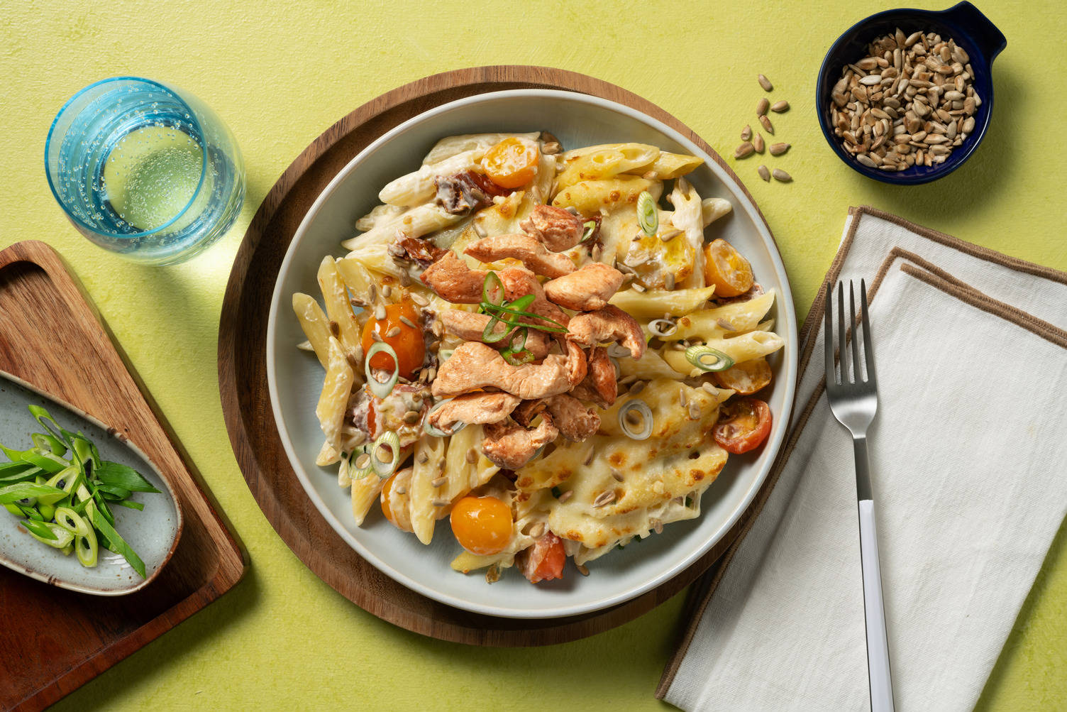 Nudelauflauf mit Kirschtomaten & Hähnchen