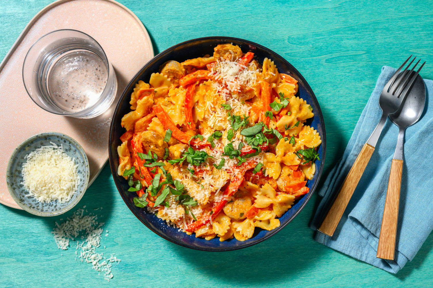 Farfalle met kipworstjes