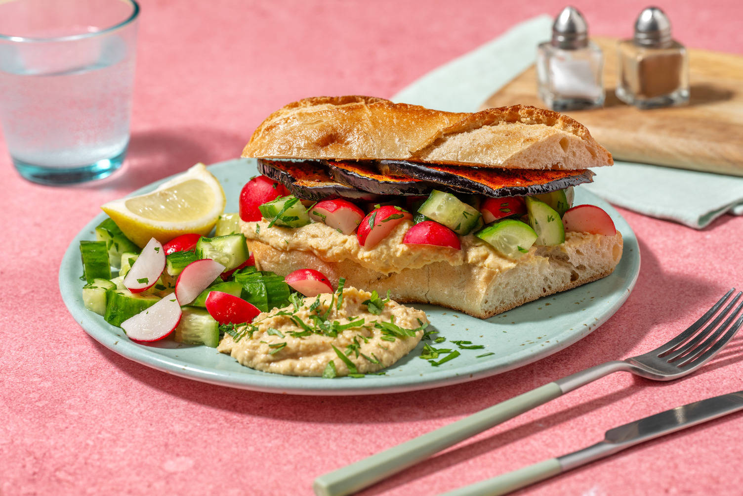 Vegan Sabich: Harissa-Auberginen-Sandwich