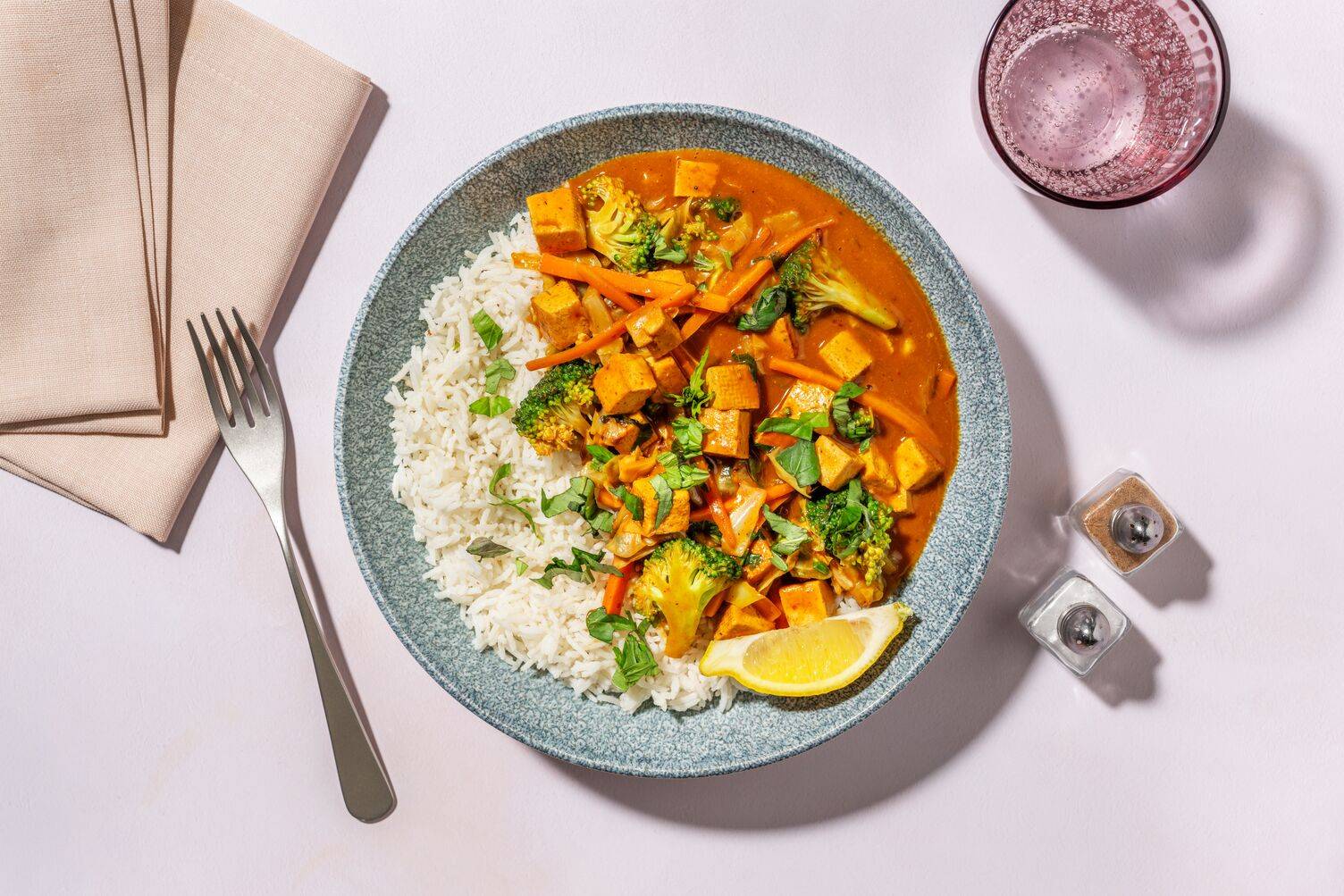Pikantes Thai Erdnuss-Curry & doppelt Chili-Tofu