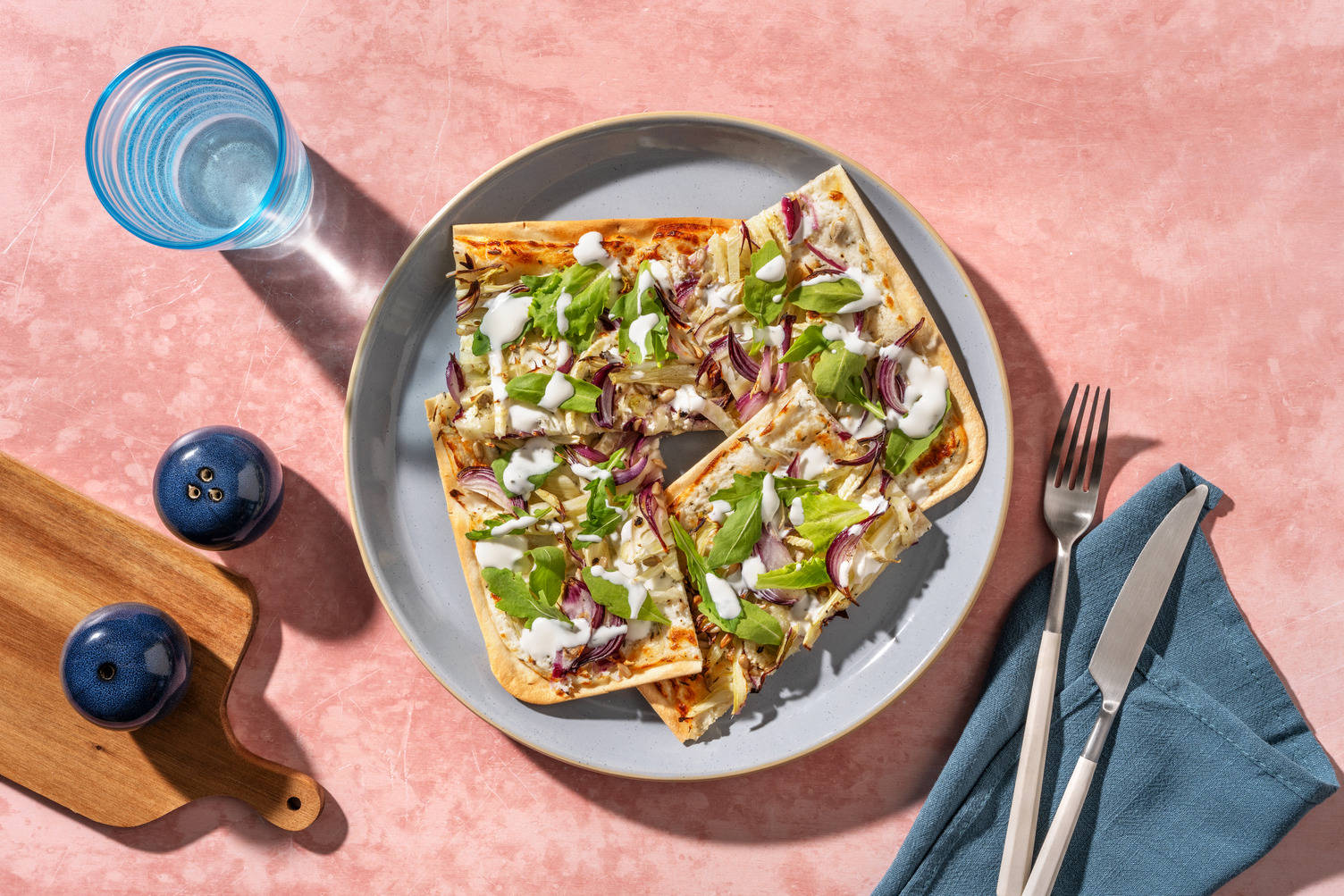 Fenchel-Zwiebel-Flammkuchen mit Birne