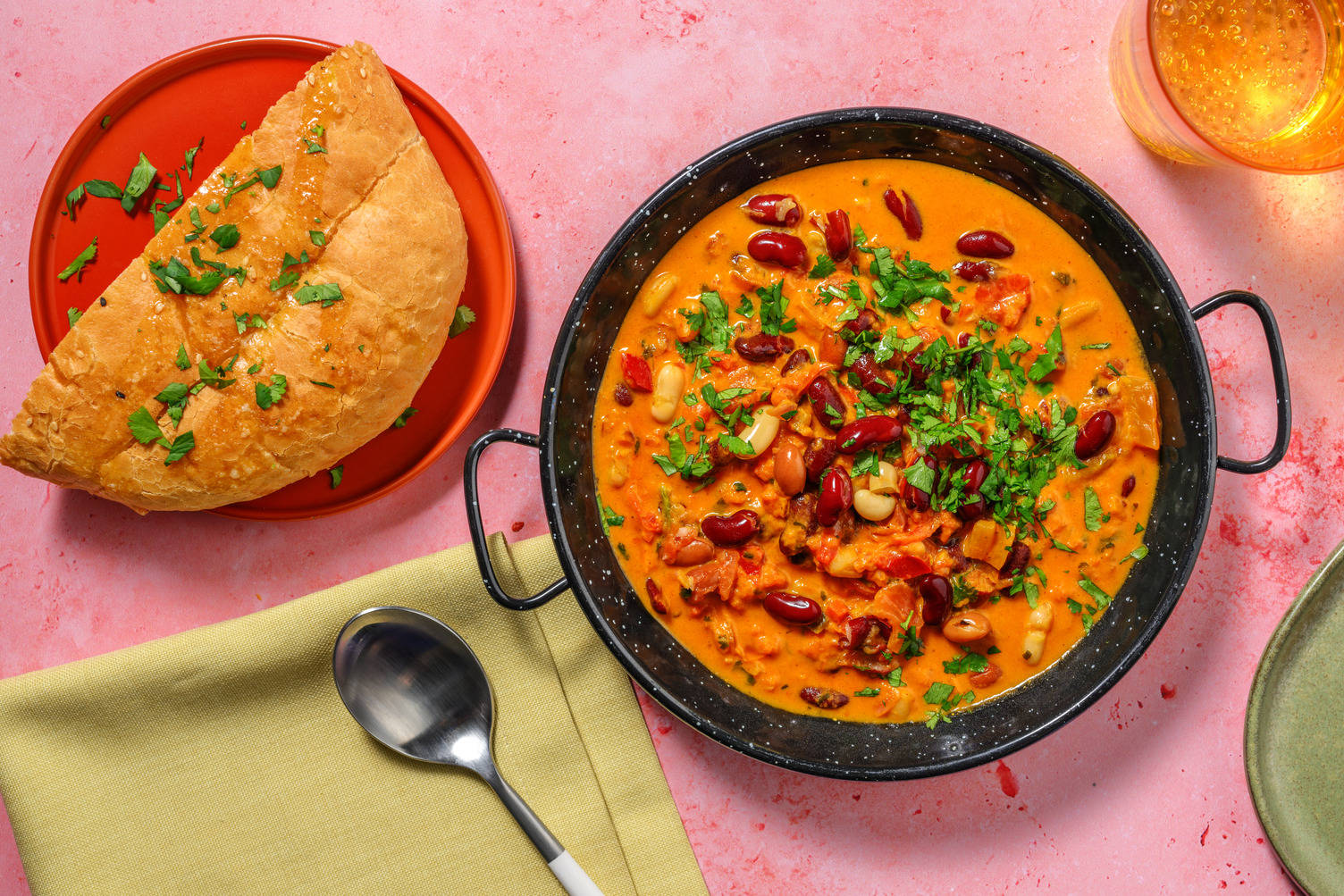 Veganes Dal Makhani: Pikantes Bohnen-Curry