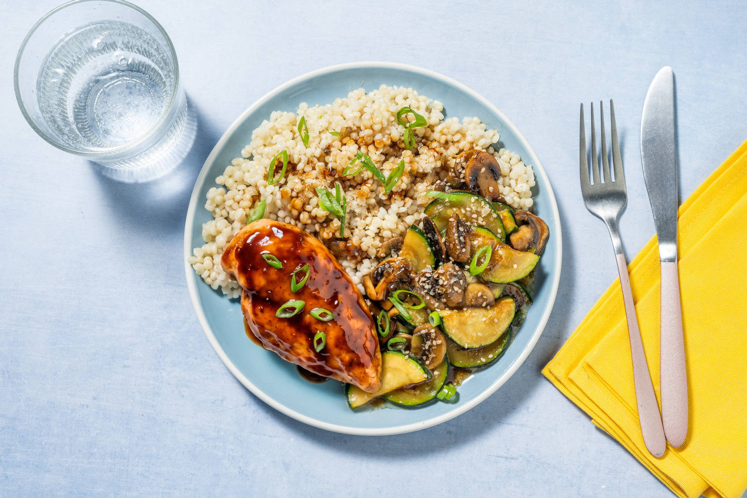 Teriyaki-kip met champignons en gomasio