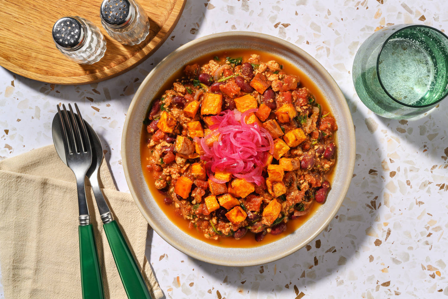 Veganes Sambal Chili mit doppelt veganem Hack