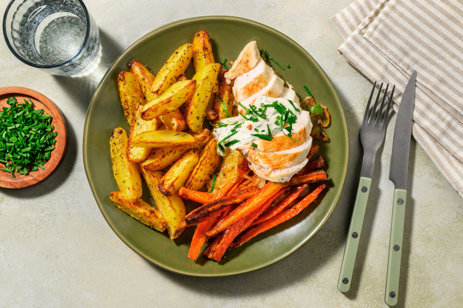 Poulet poêlé & sauce blanche aux herbes