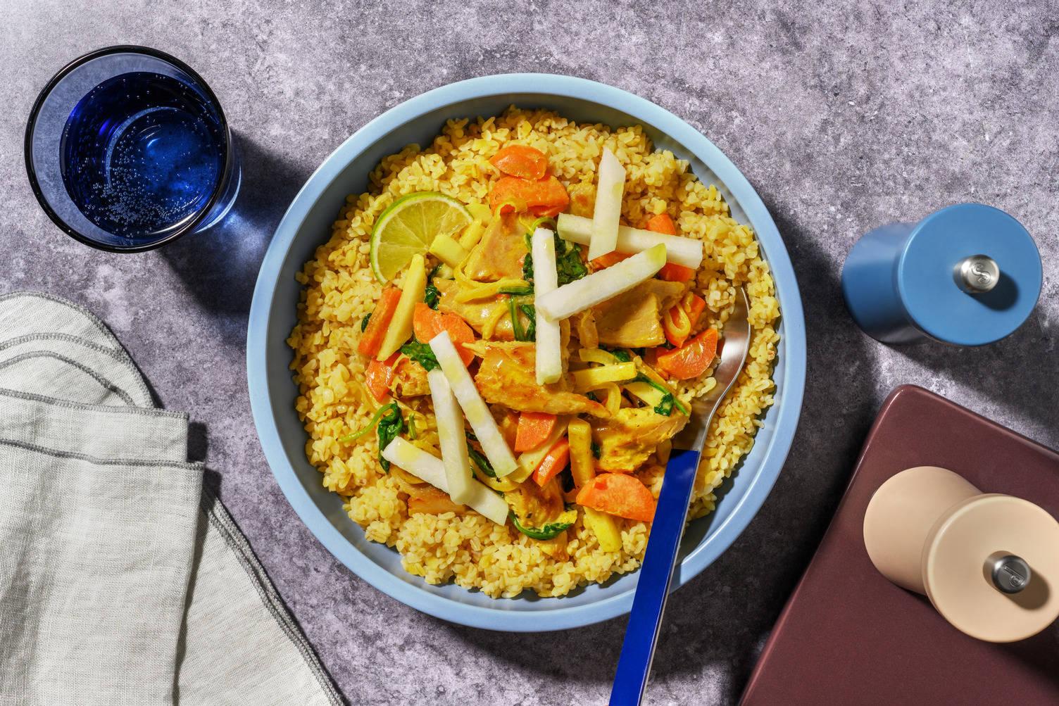 Koolrabi-kokoscurry met plantaardige kipstukjes