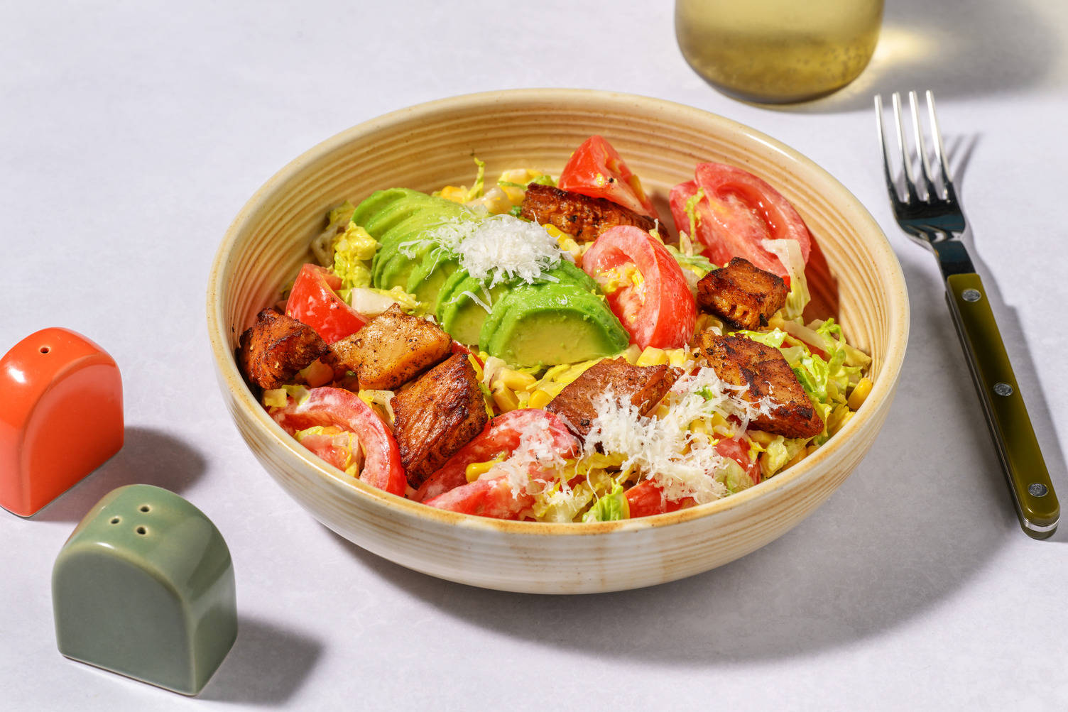 American Bowl mit veganen Filetstücken & Avocado