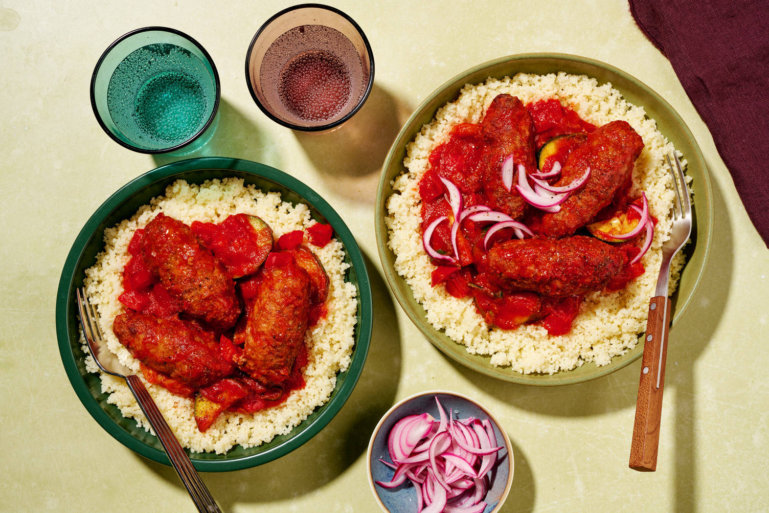 Kjøttdeigköfta i tomatsaus med couscous