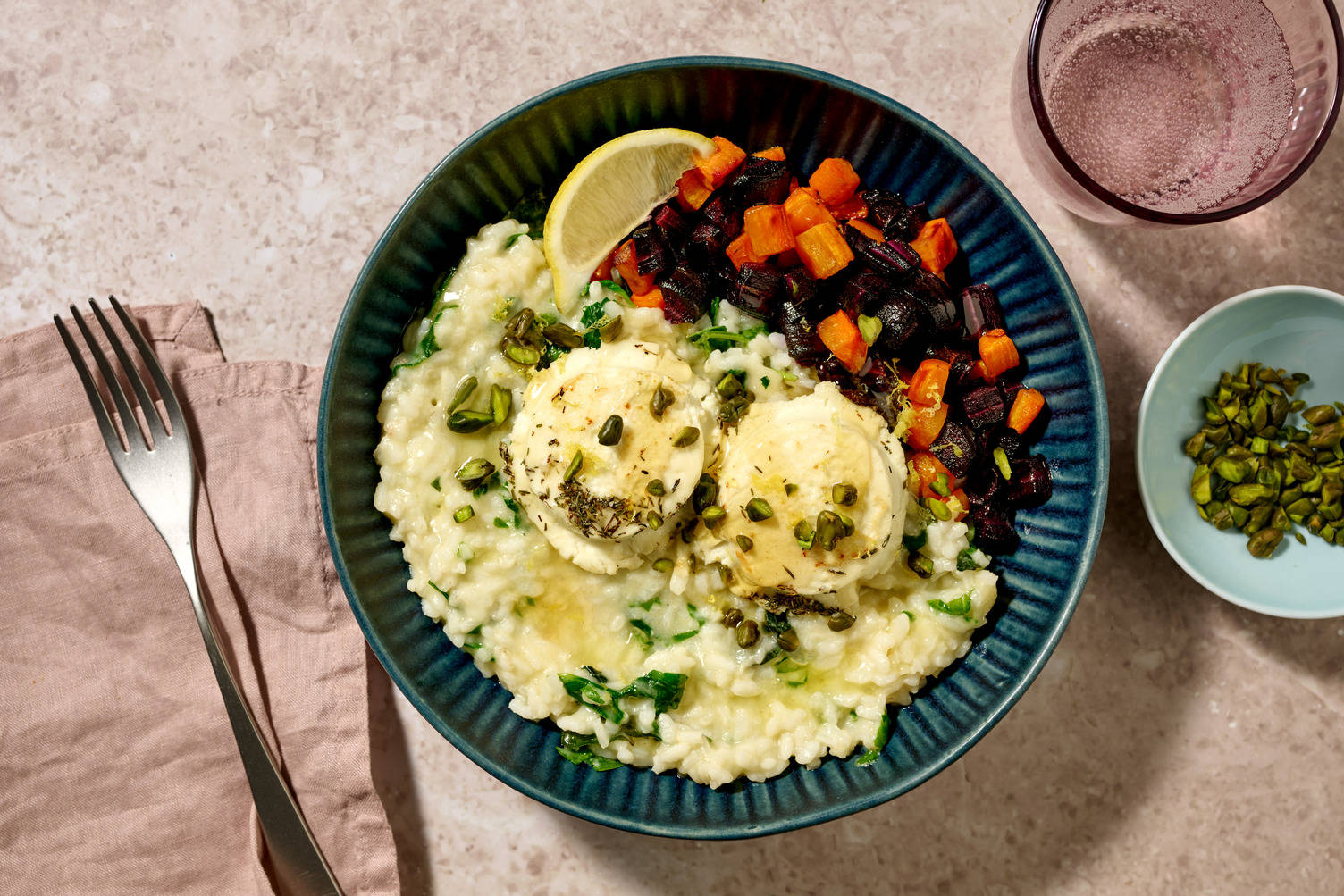 Aglio e olio risotto met geitenkaas en pistachenoten