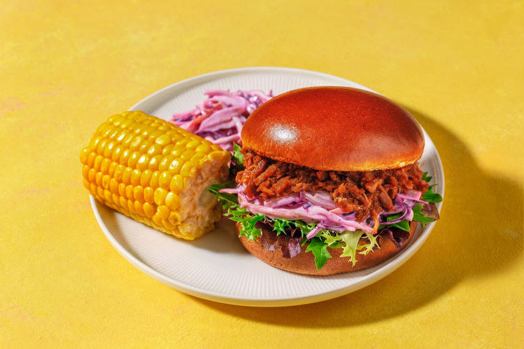 Easy BBQ Pulled Pork & Haloumi Burger