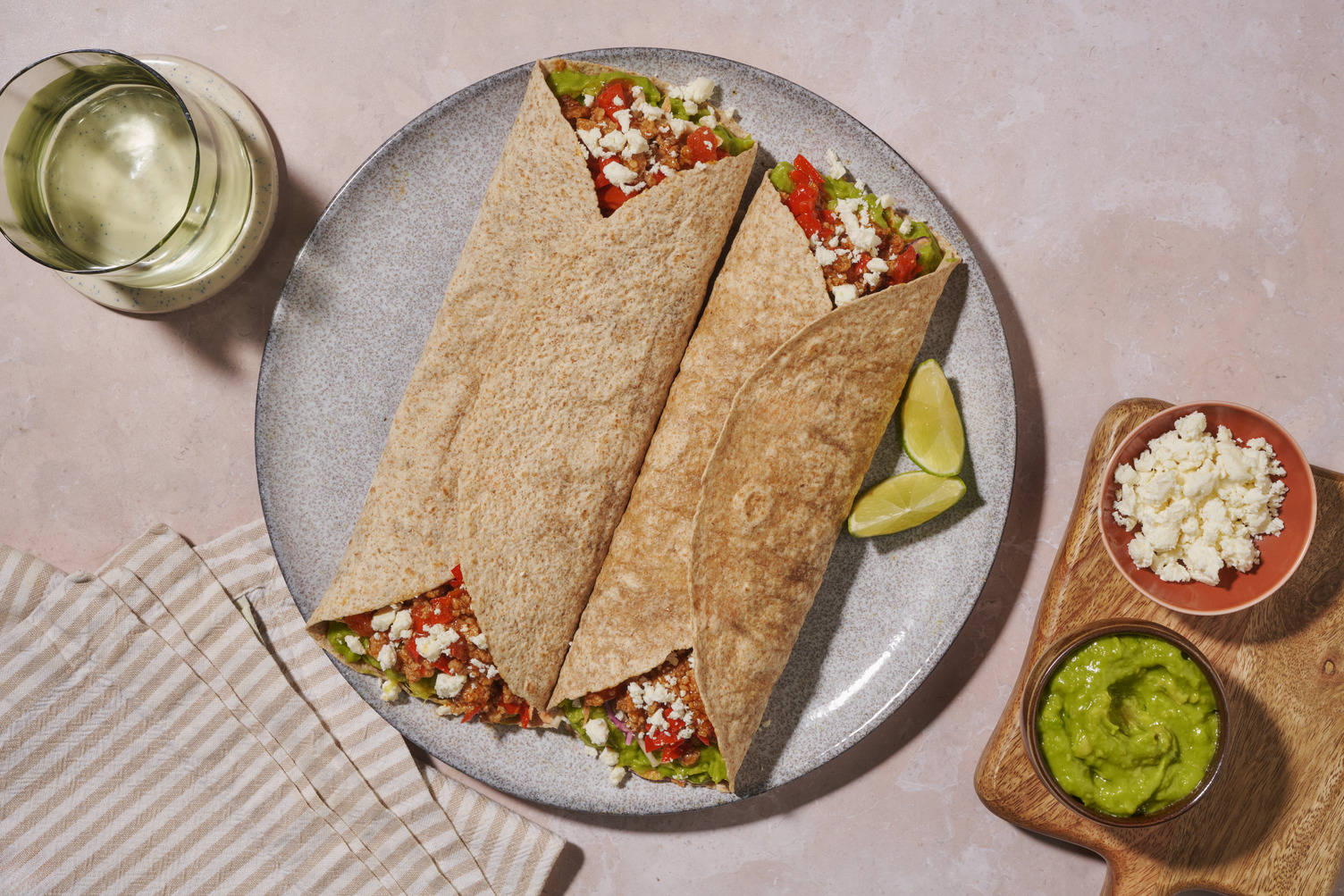 Zoet-pittige kipwraps met guacamole