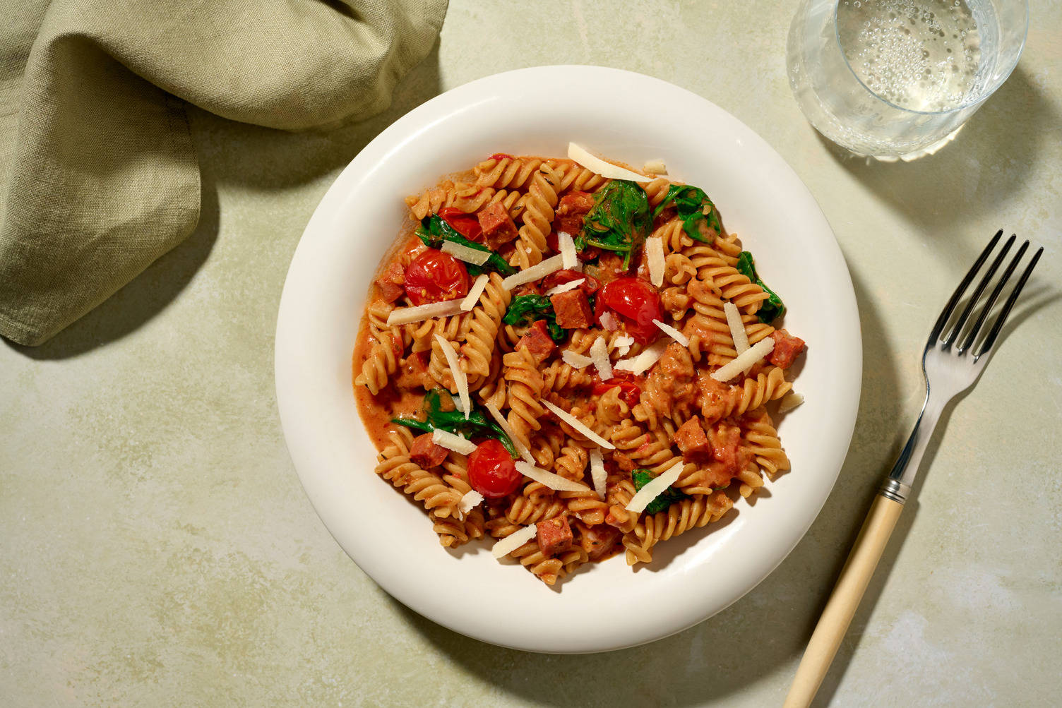 Volkoren fusilli met smokey chorizo