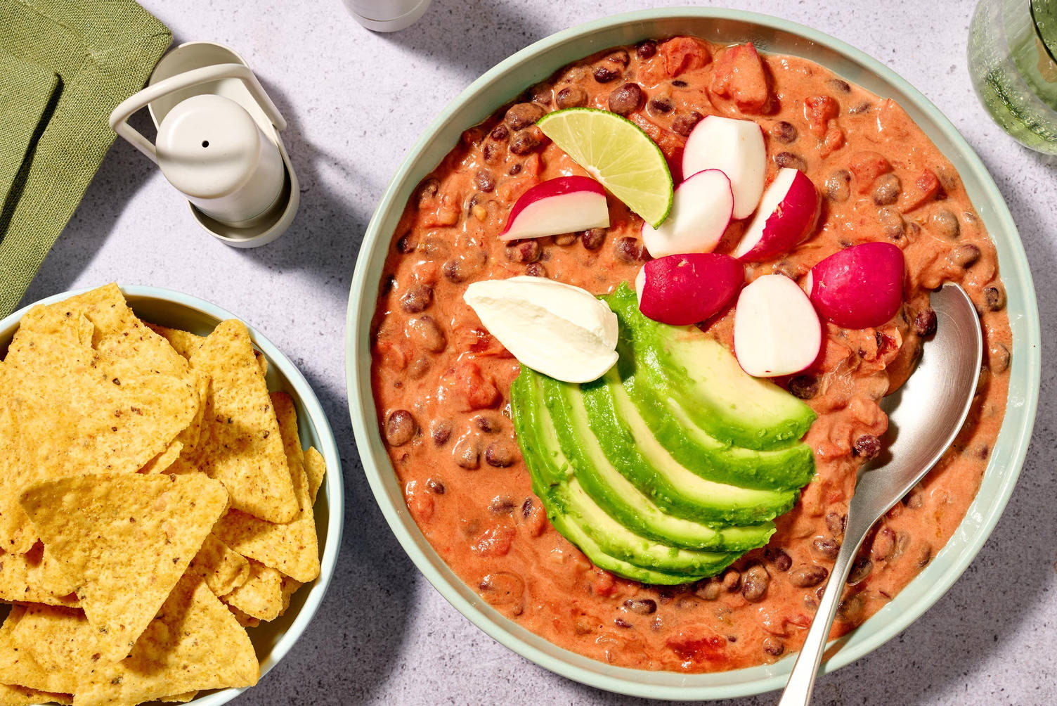 Mild chili med sorte bønner og storfekjøttdeig
