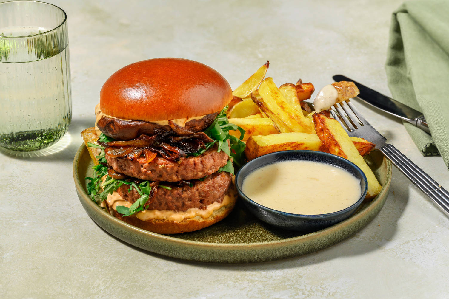 Double Caramelised Onion Veggie Burger and Fondue Dip