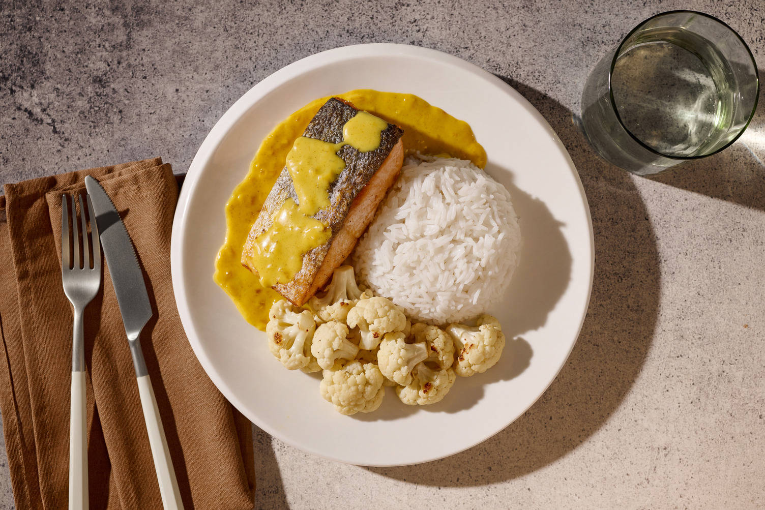 Lachsfilet in Mango-Sahne-Soße
