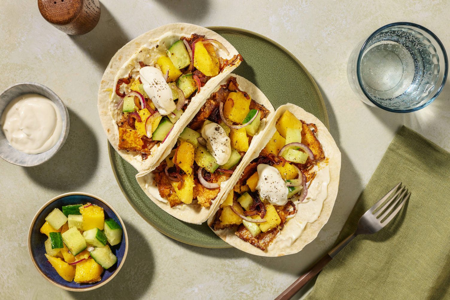 Tacos mit Mango-Gurken-Salsa & doppelt Tofu