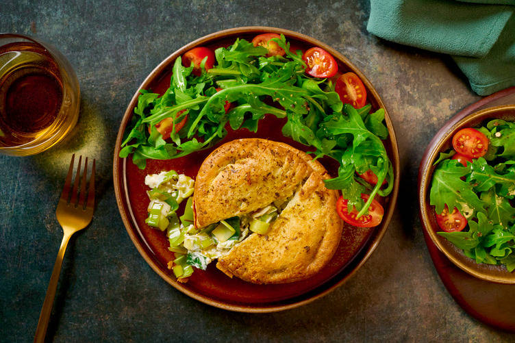 Oven-Ready Pieminister Vintage Cheddar & Leek Pie