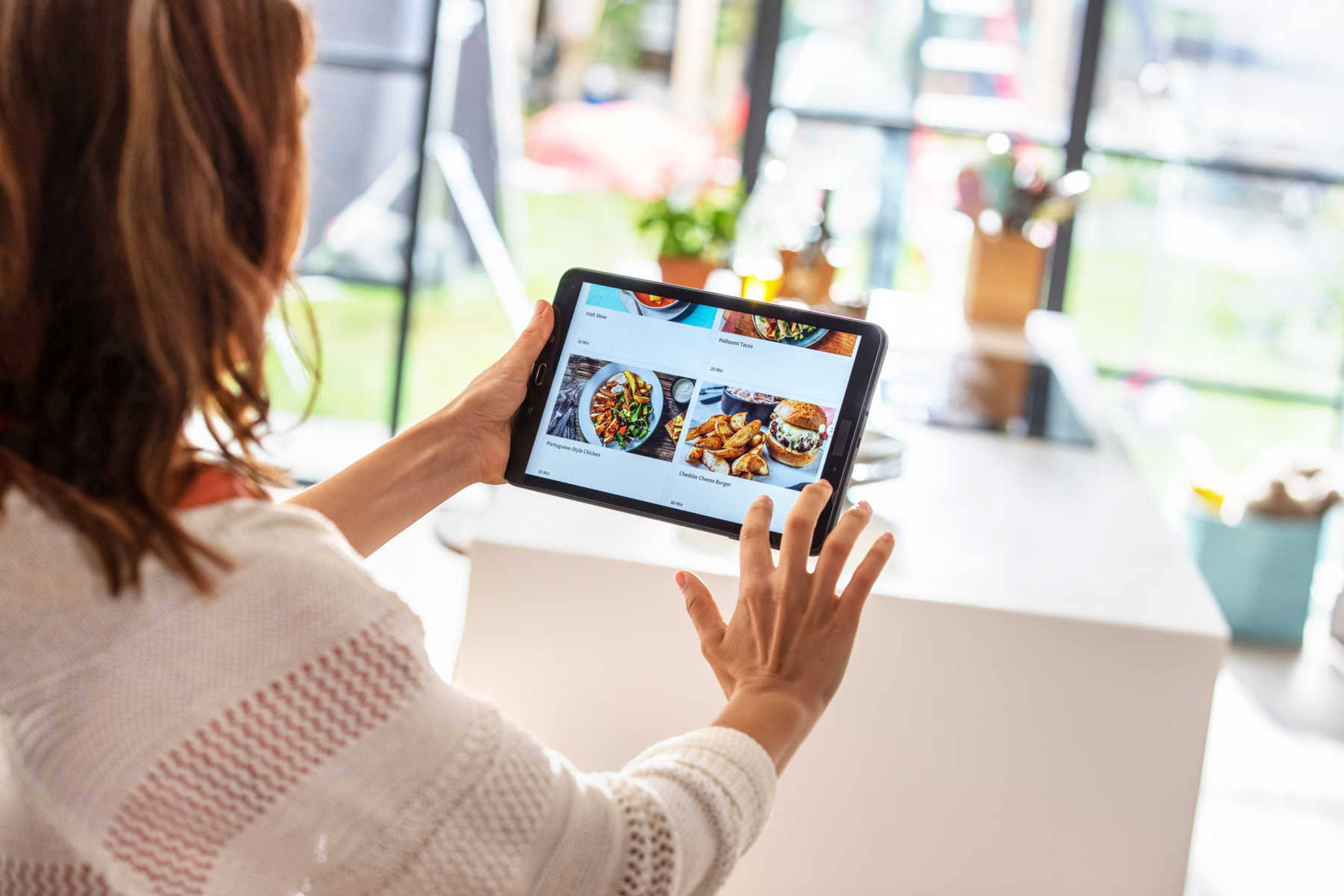 <h2>When will my HelloFresh food box be delivered?</h2>