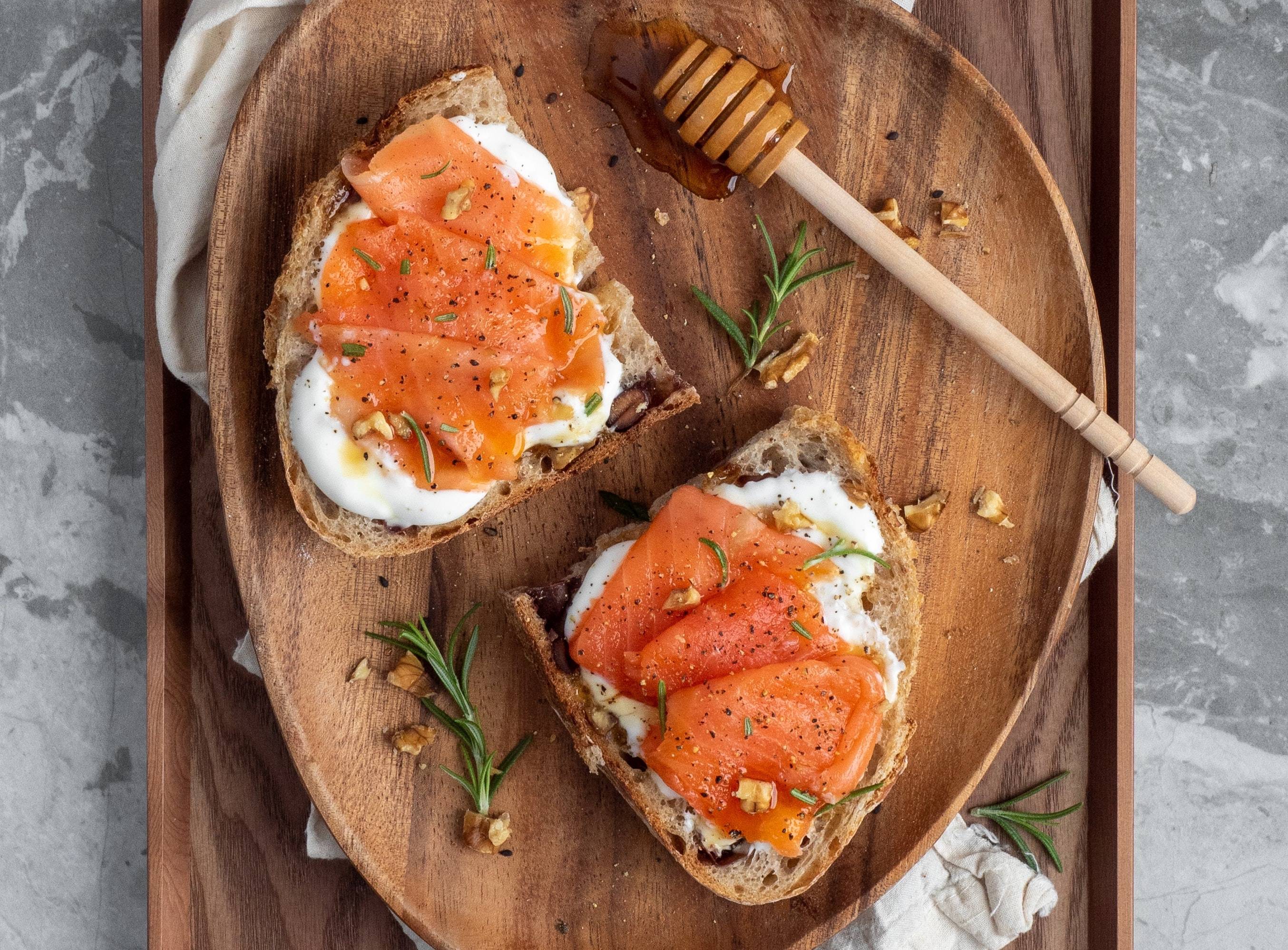 Tartine al salmone, un classico