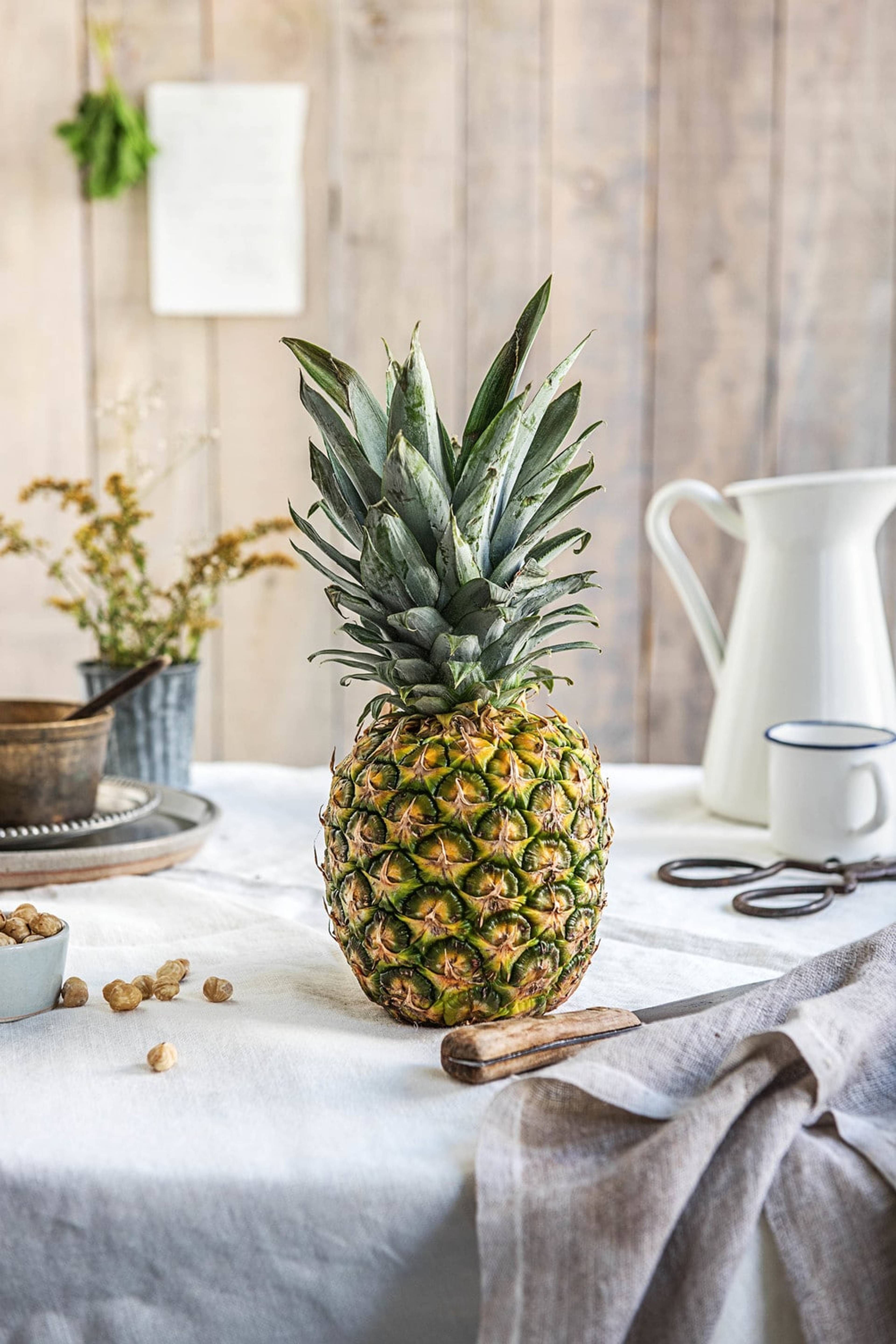 How to Remove Pineapple Skin