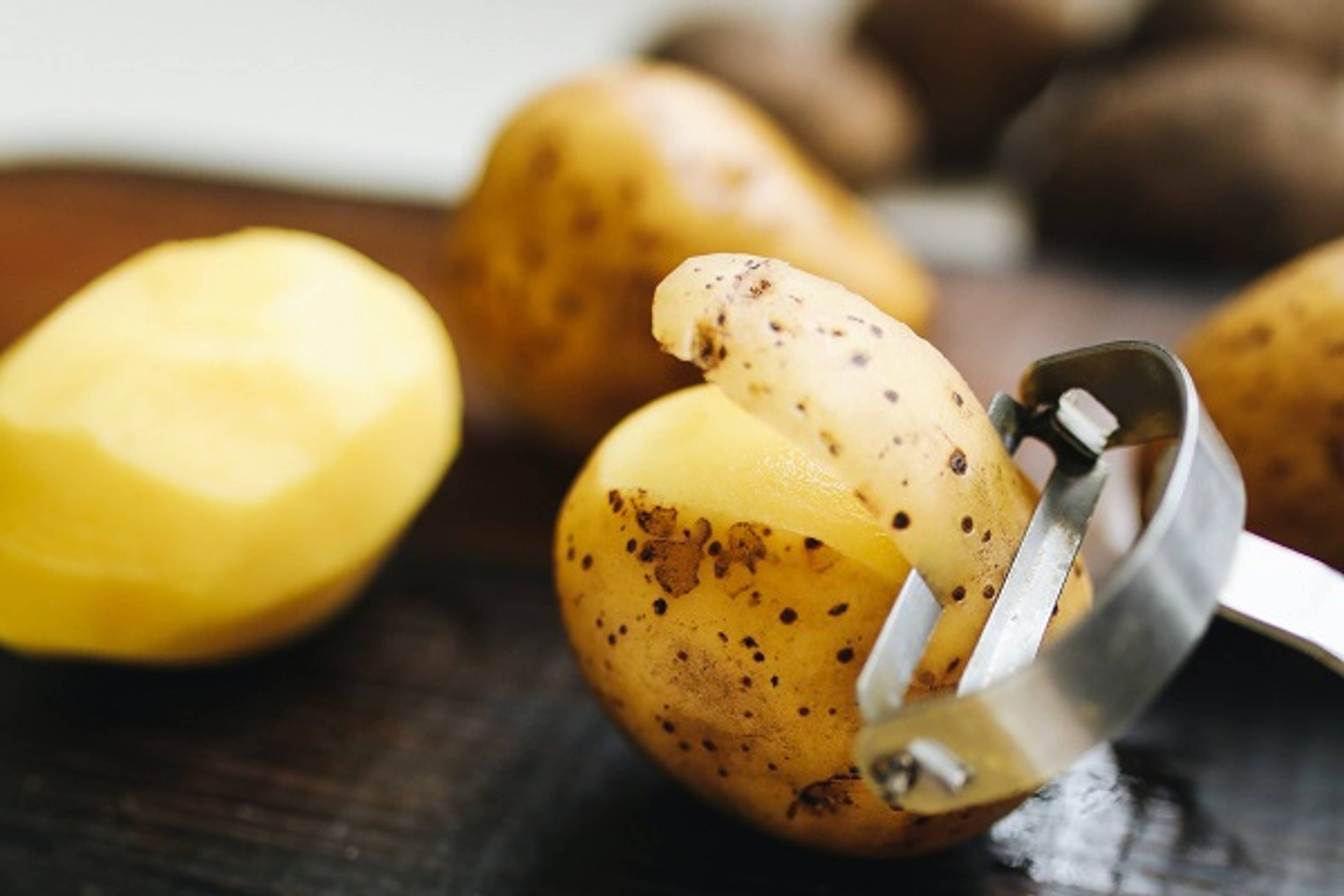 How to Peel Potatoes