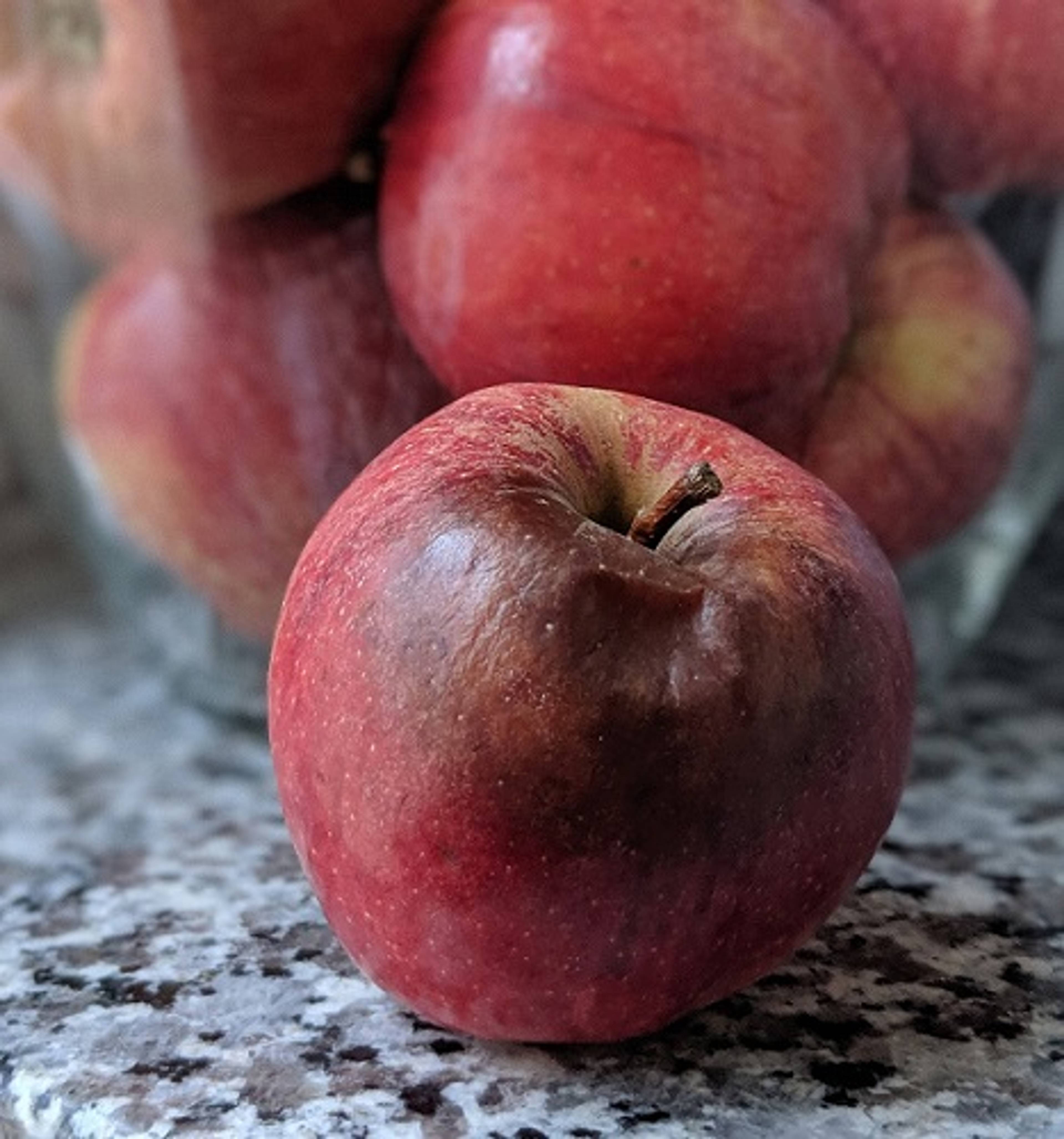 How to Tell If an Apple Is Bad