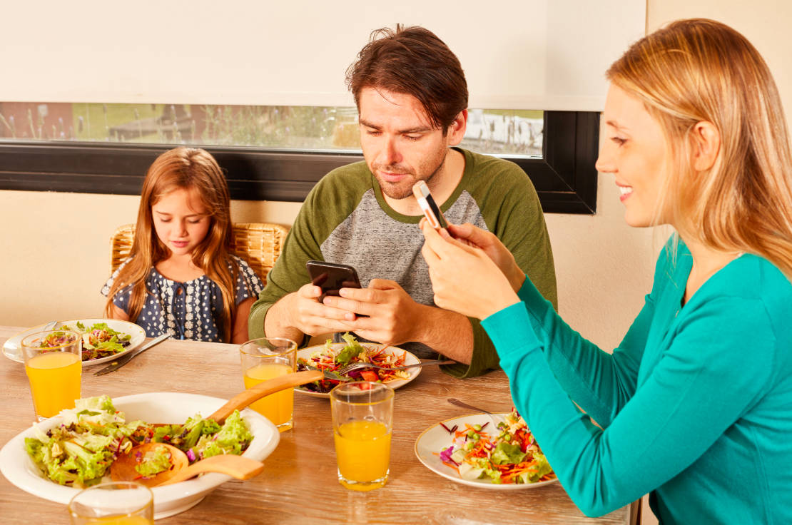 SHARED MEALS & TOGETHERNESS