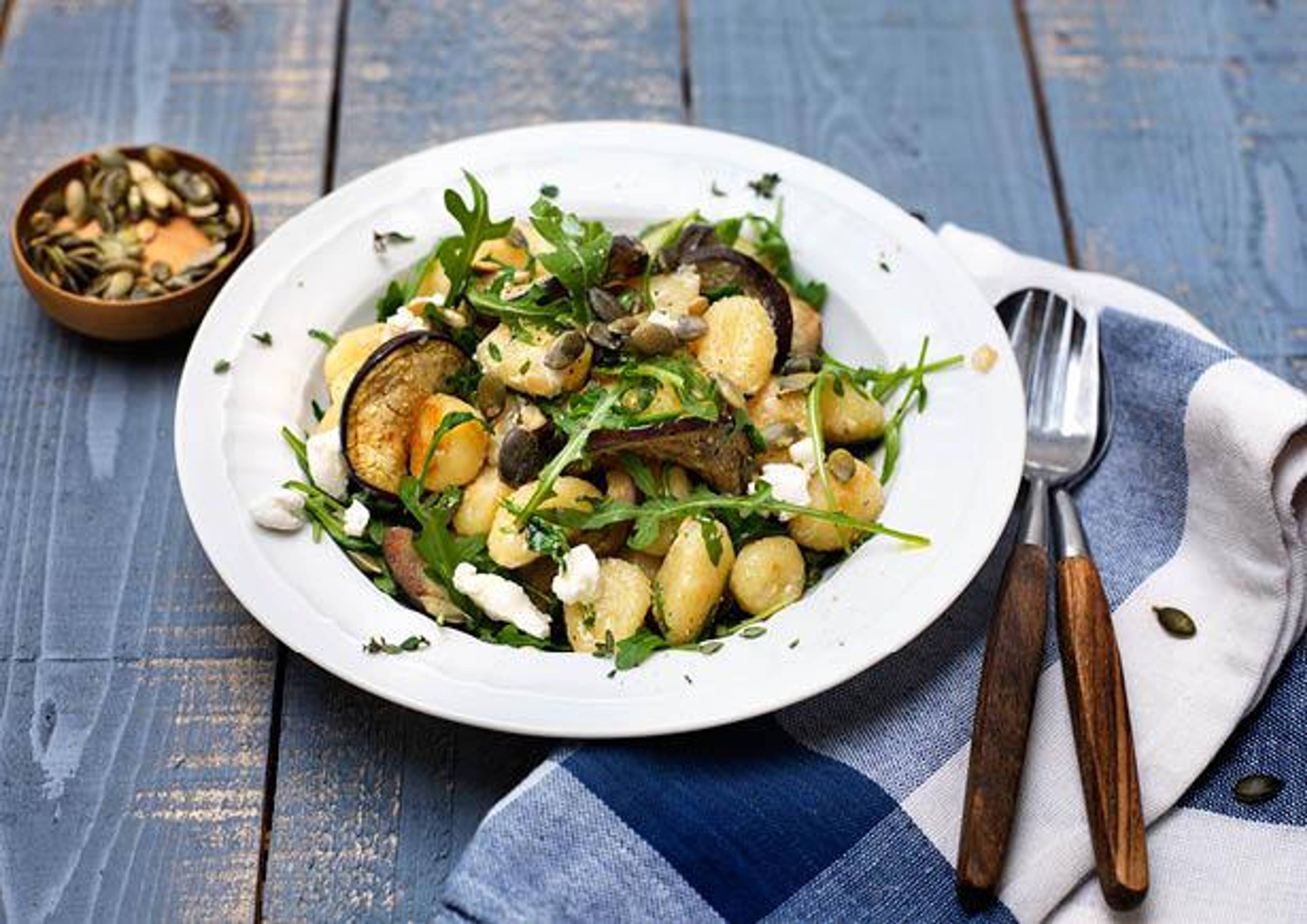 Gnocchi met tijm en geitenkaas, honing en pompoenpitten