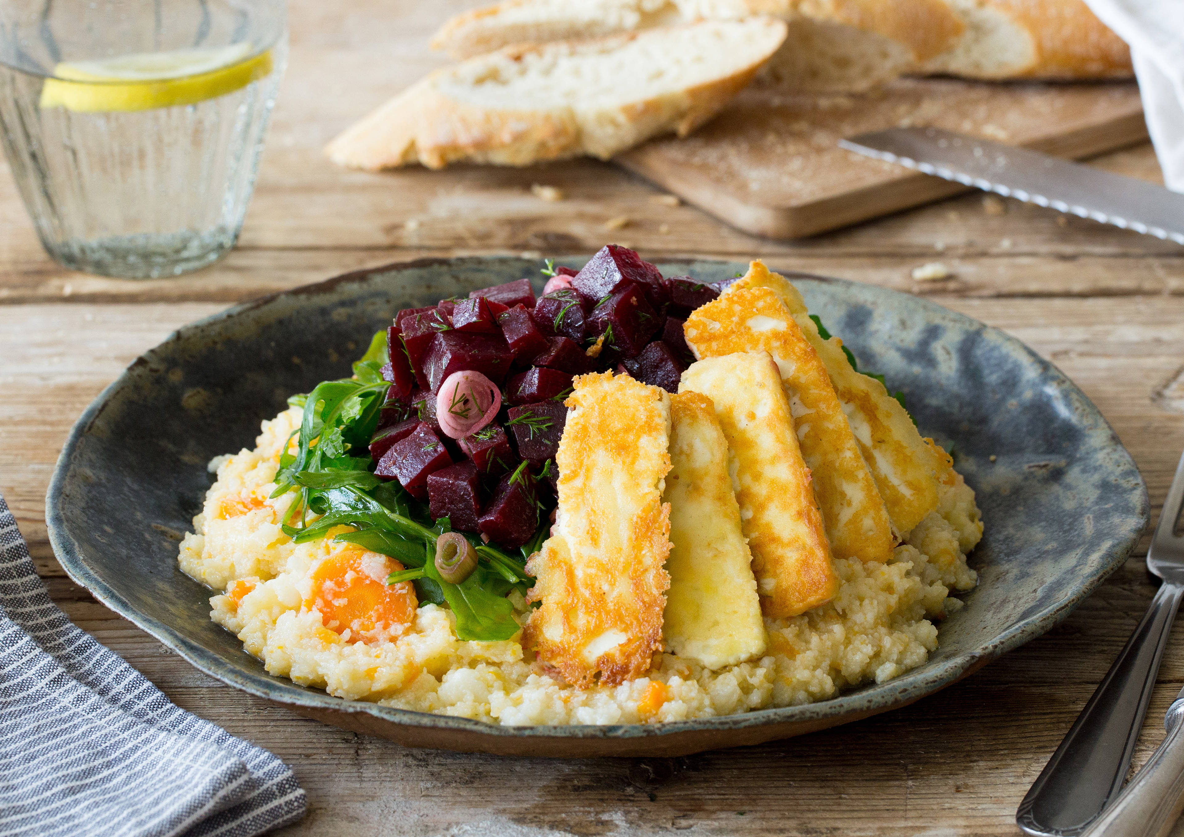 Gebratener Feta mit Rote Beete-Salsa