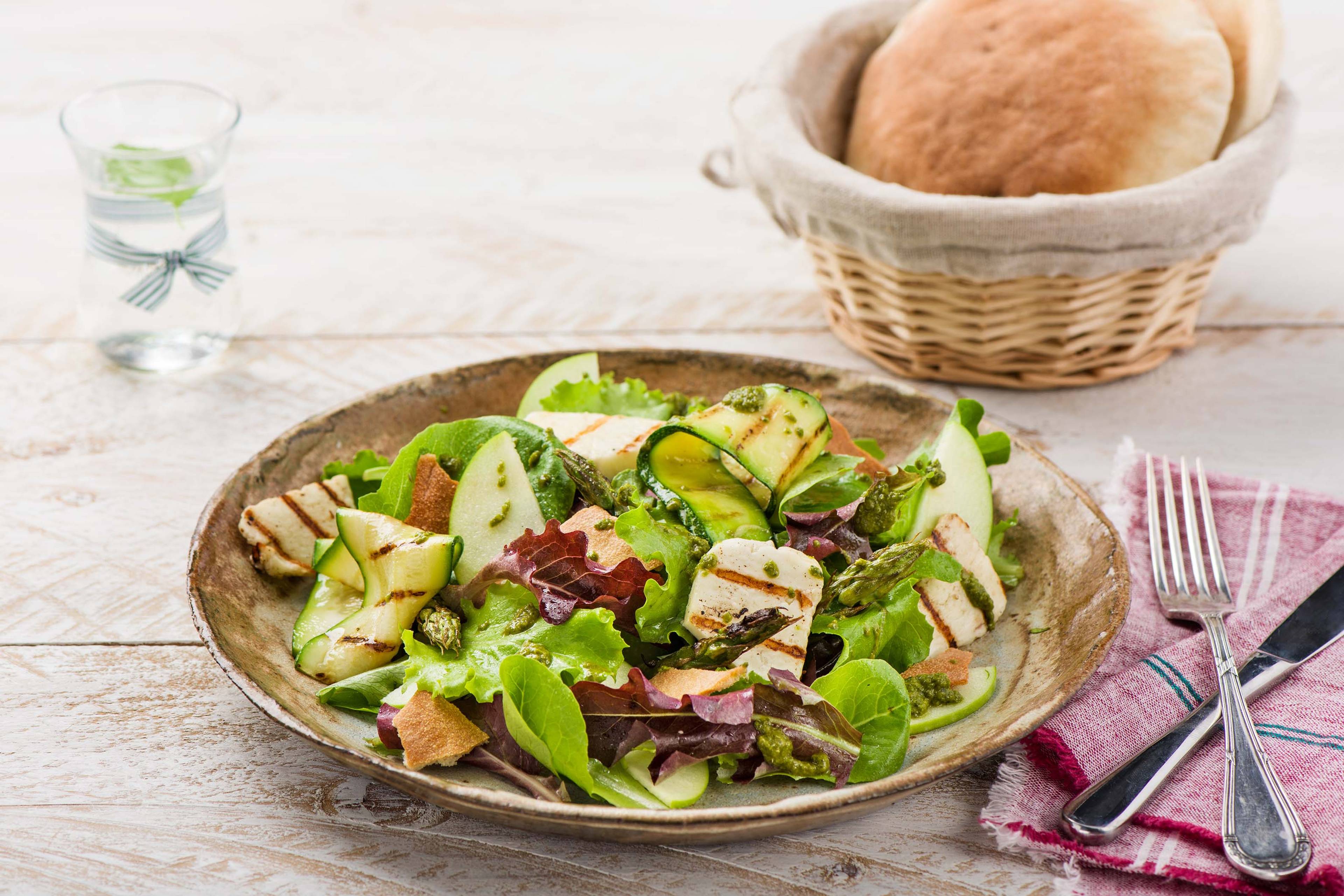 Fresh Haloumi Salad