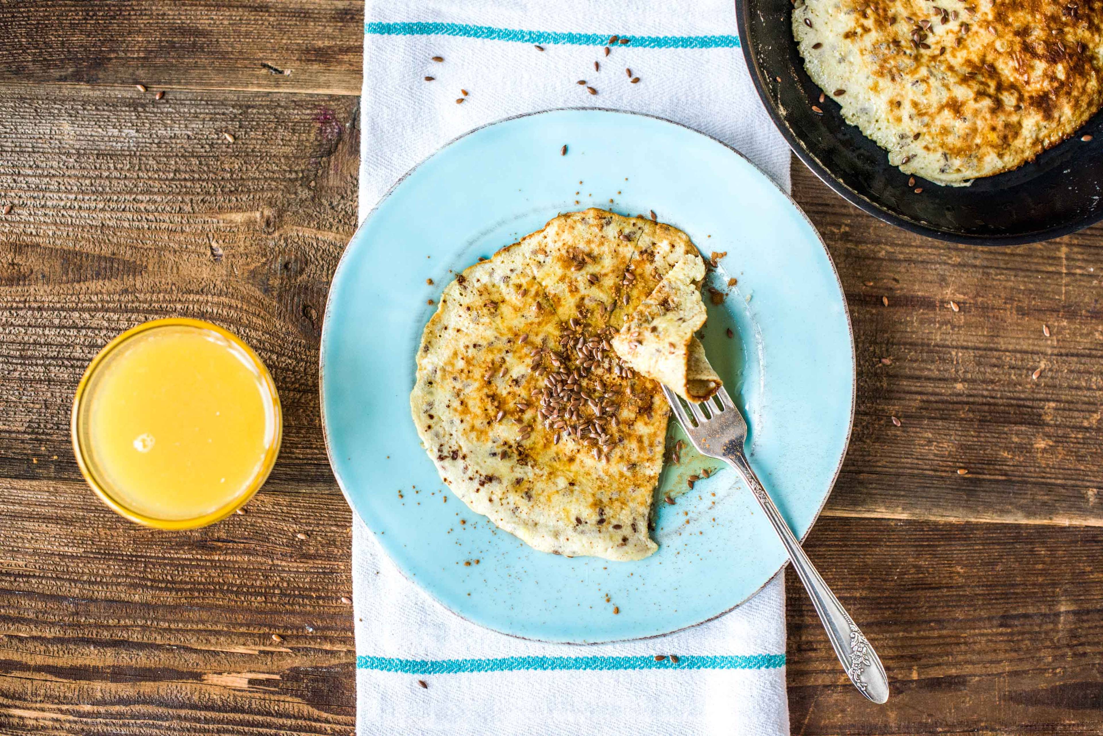 Crêpe à la banane, à la cannelle et au miel