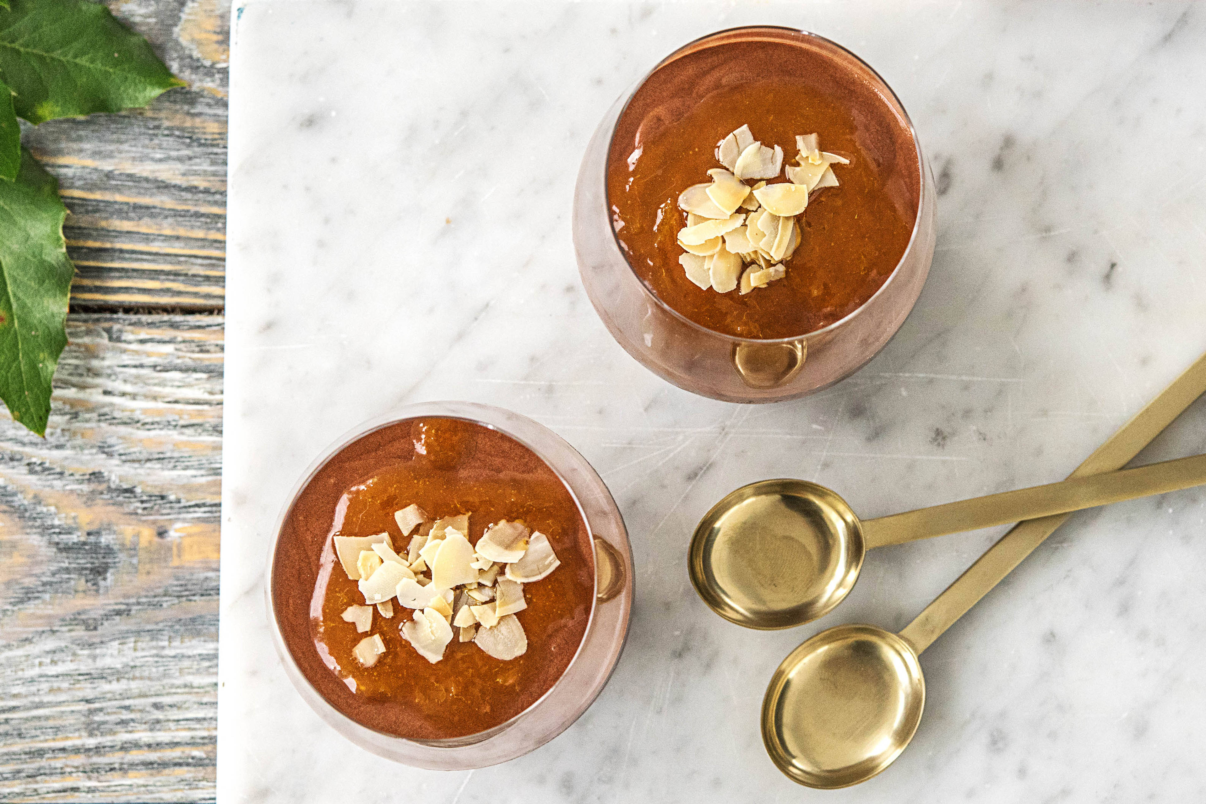 Chocolademousse met sinaasappelcoulis