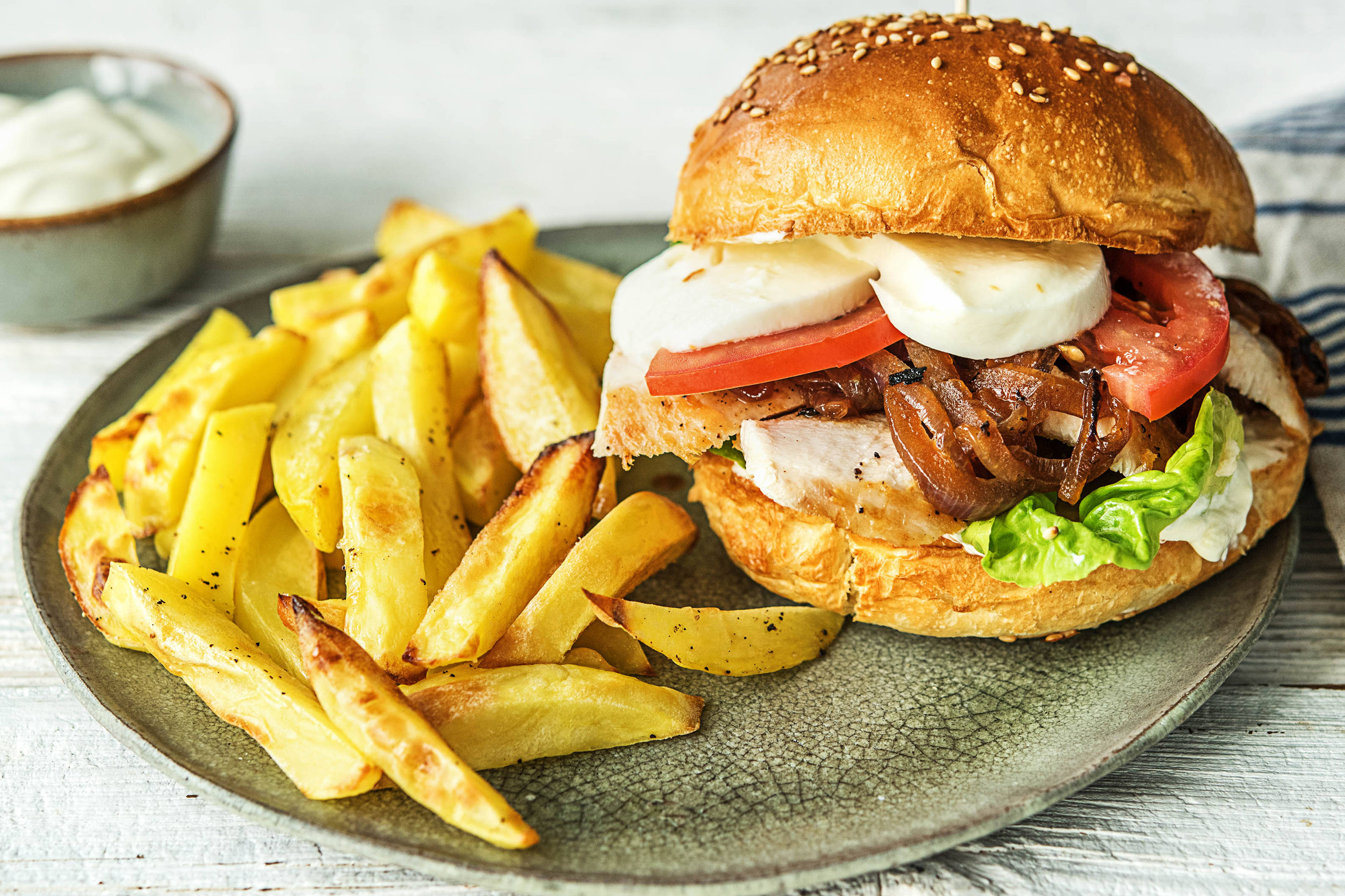 Hähnchen-Burger mit Mozzarella,