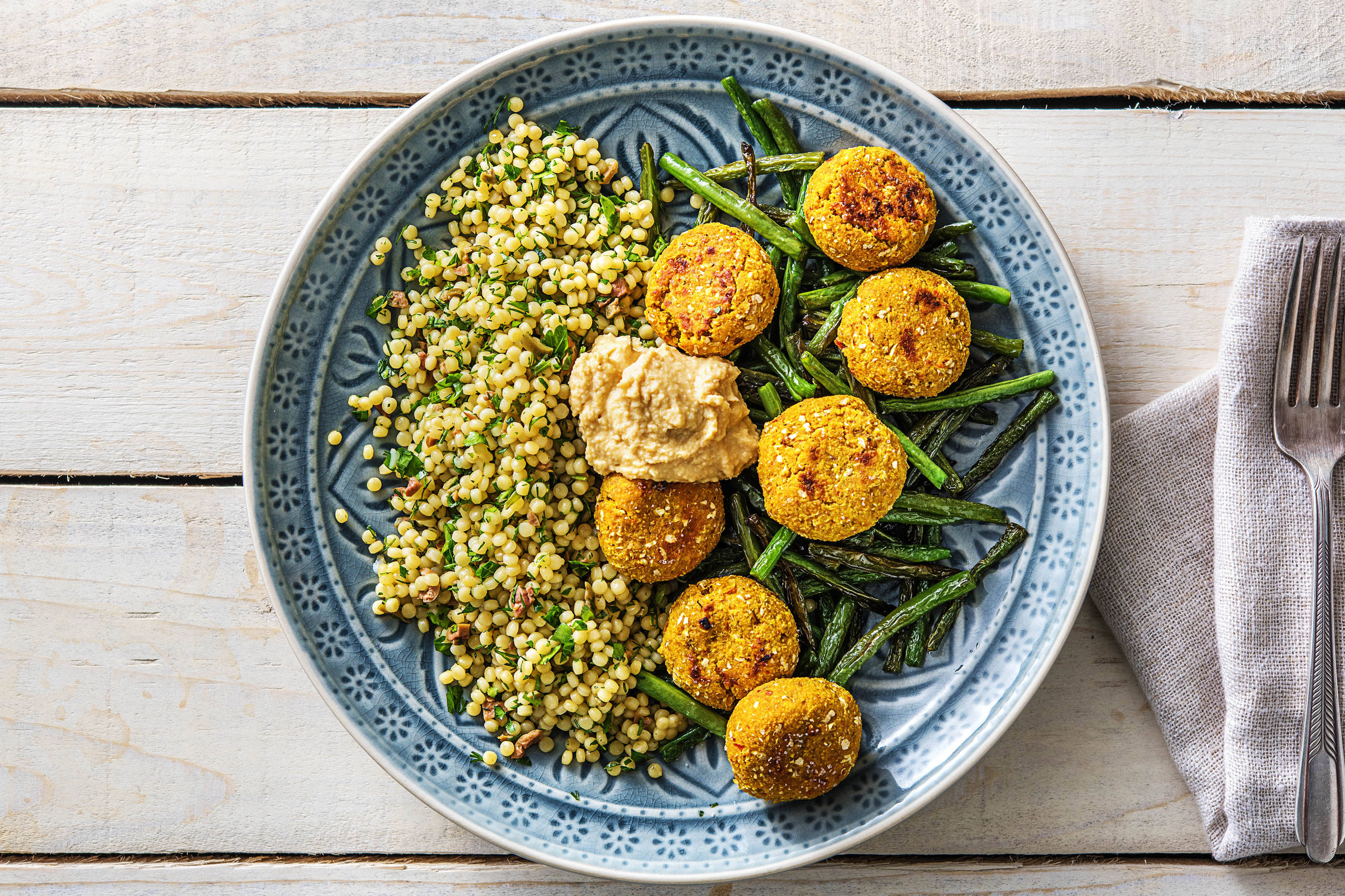 Mediterrane salade met falafel