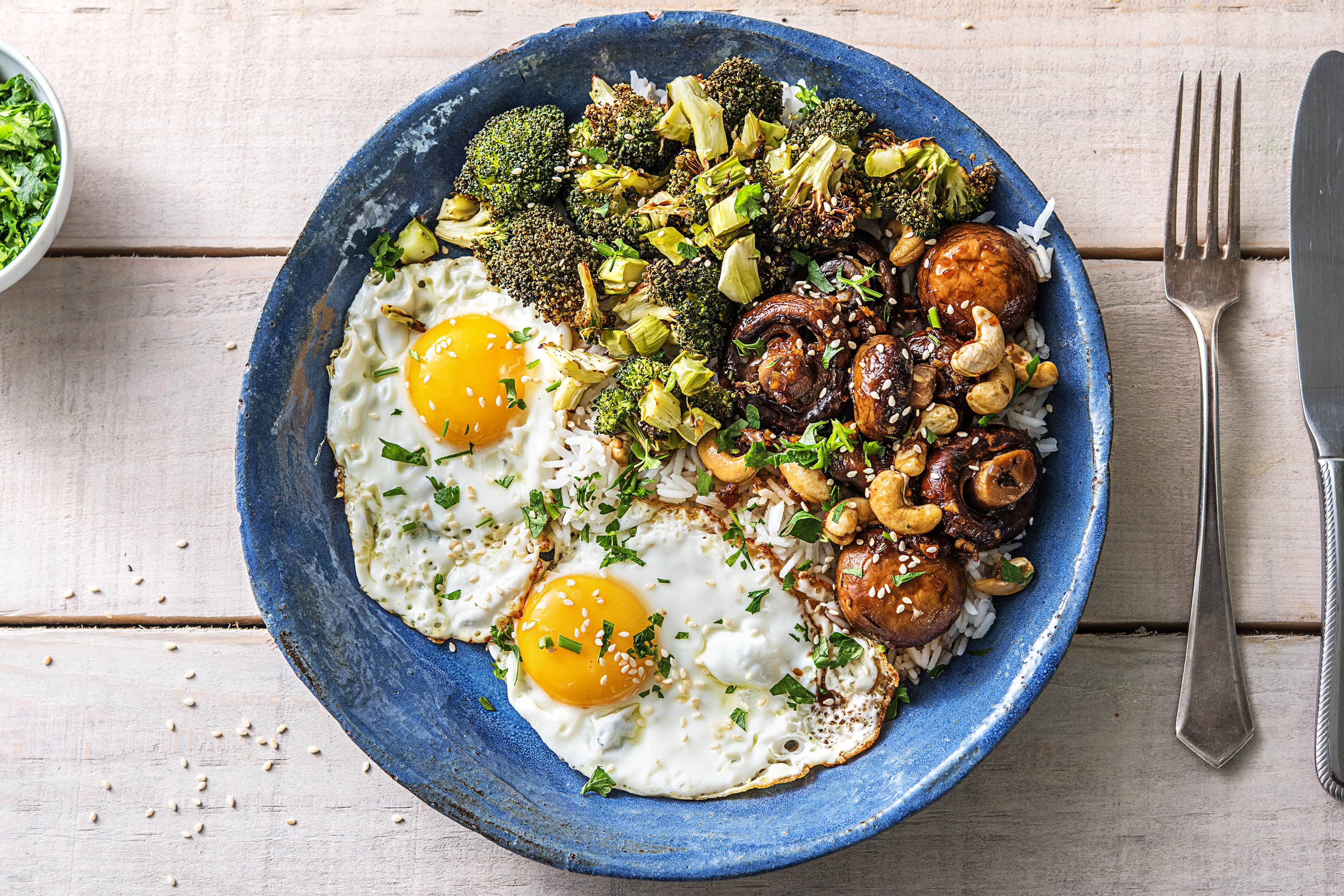 Rijst met kastanjechampignons in zoete sojasaus
