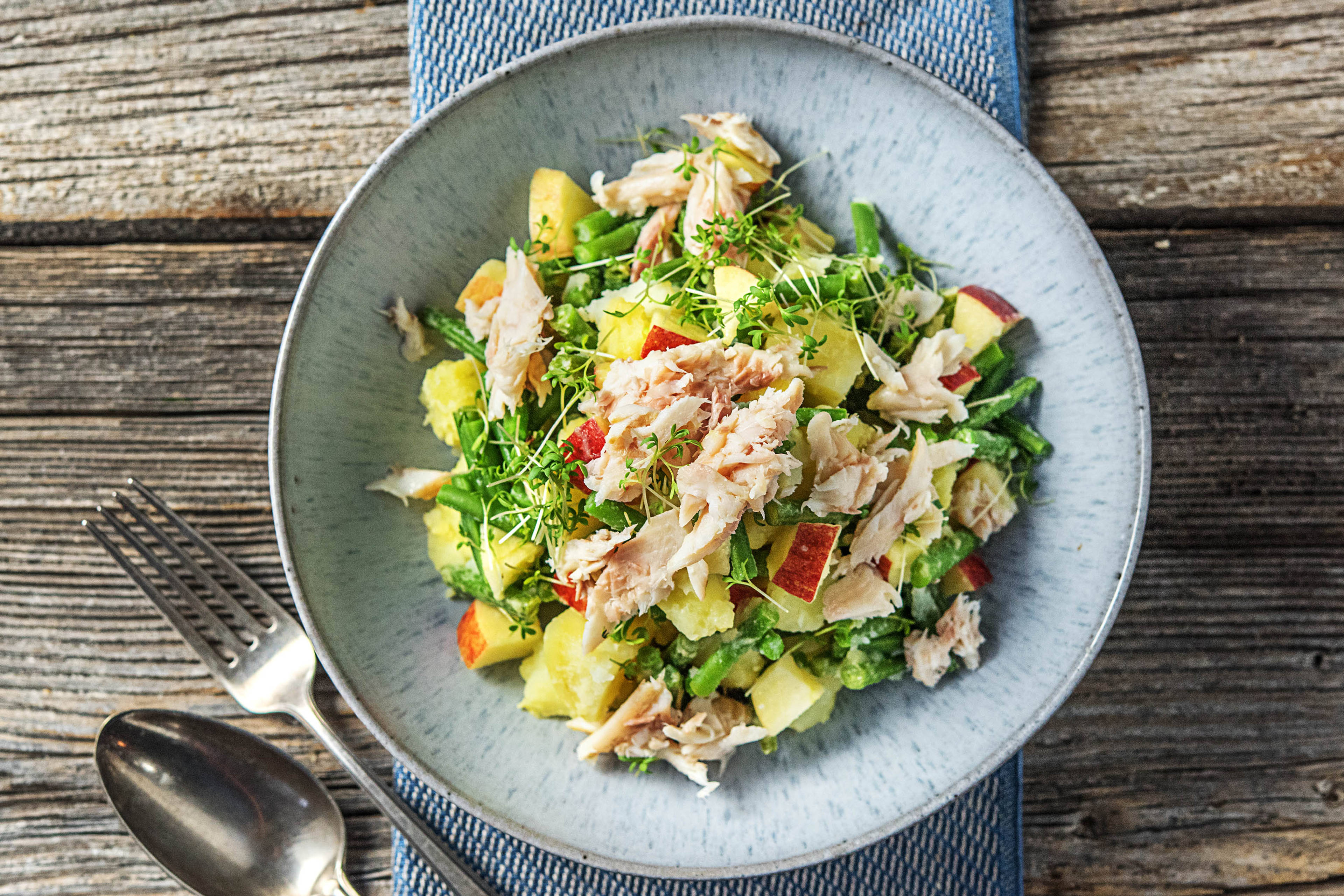 Salade tiède à la truite fumée
