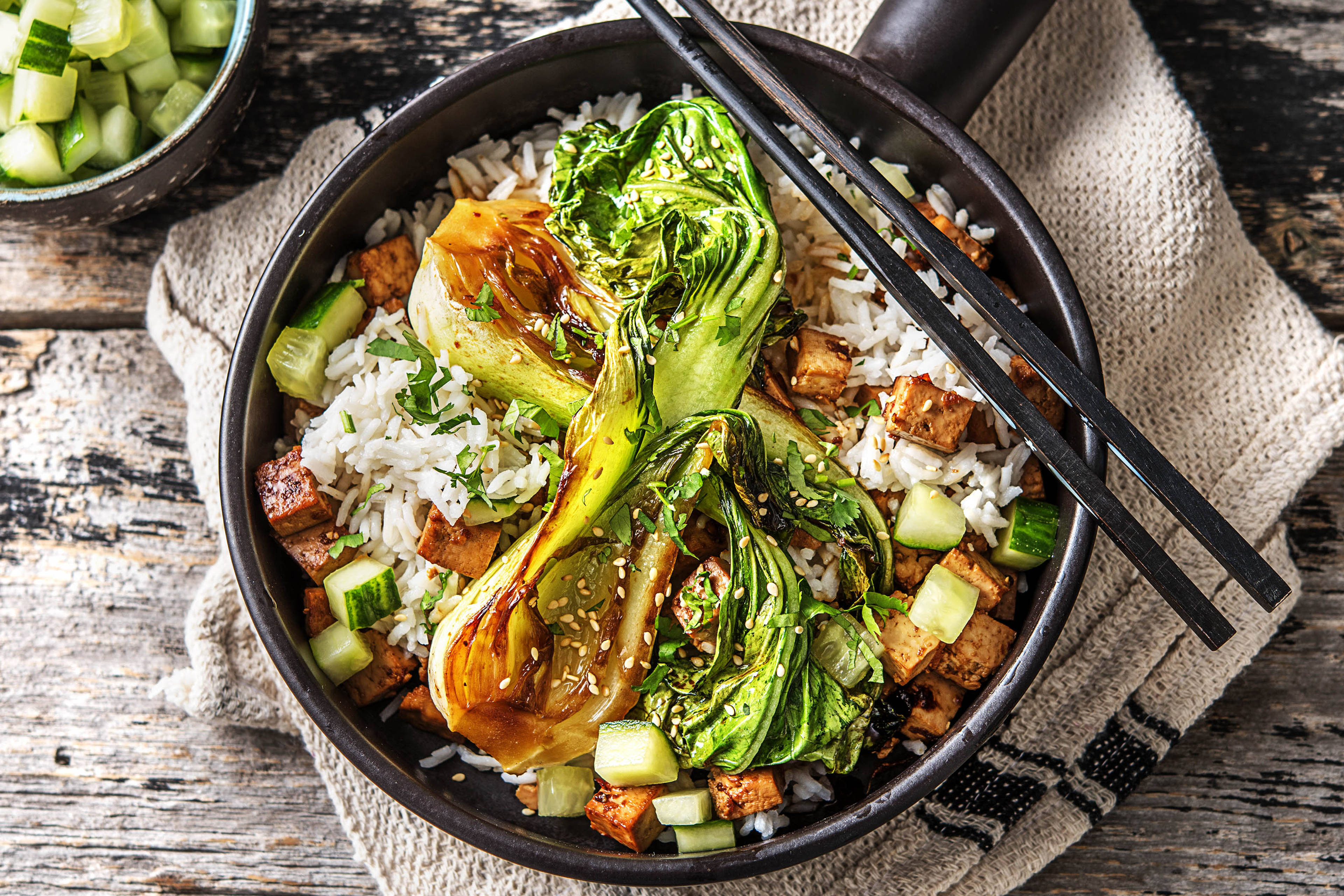 Gekruide tofu met gegrilde paksoi
