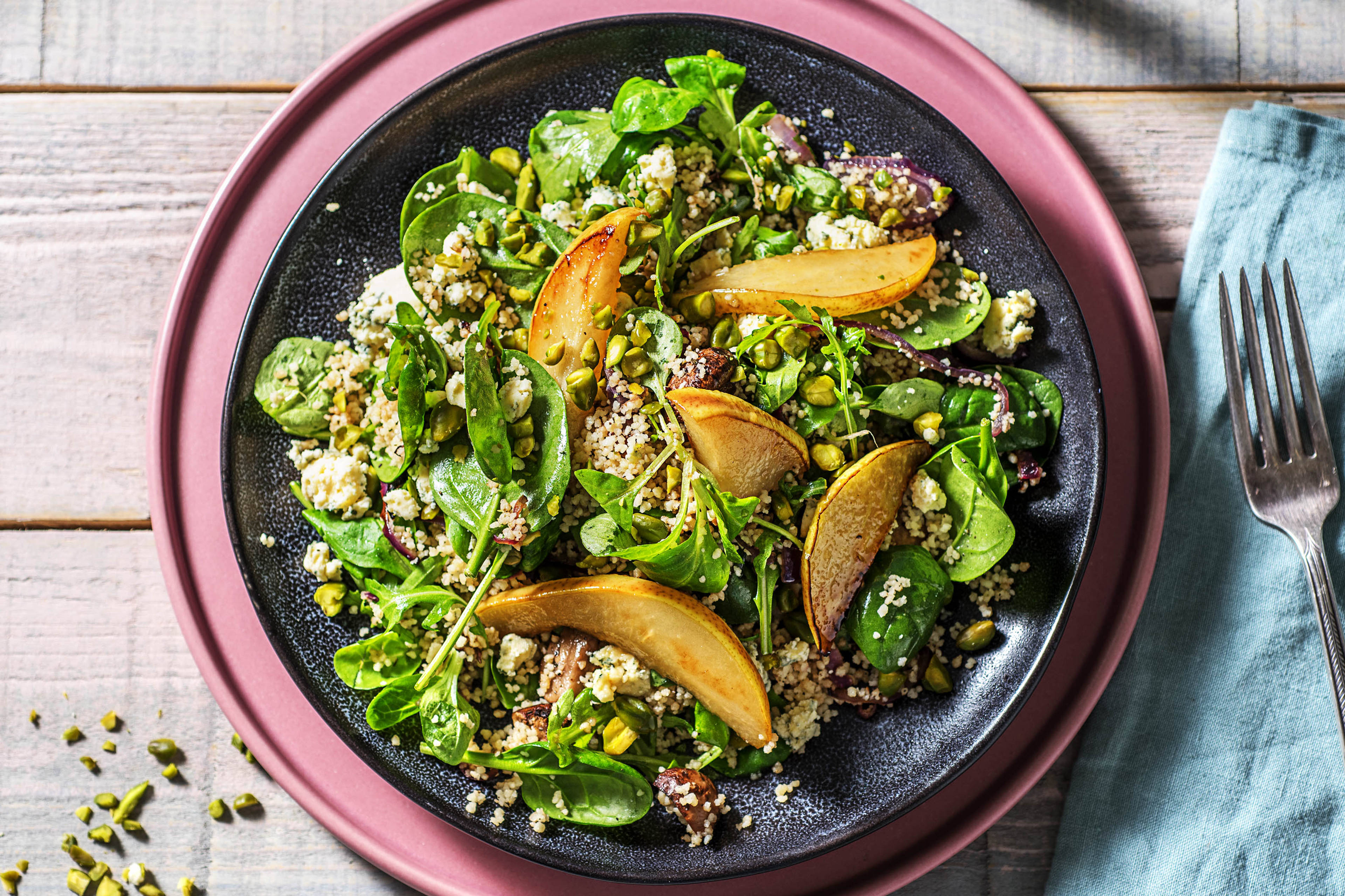 Salade composée à la poire et au fromage bleu