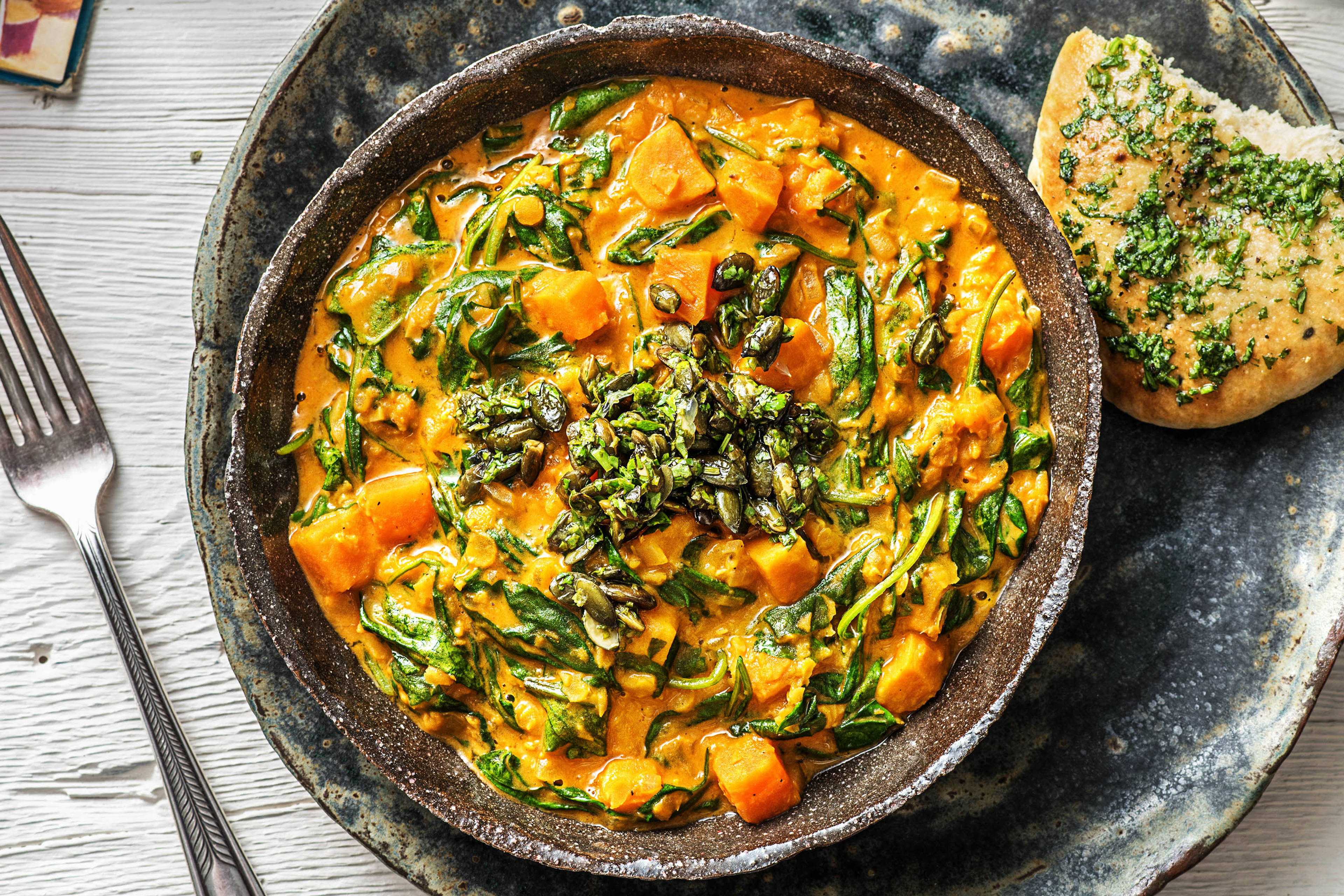 Indiase dahl met bataat en kokosmelk