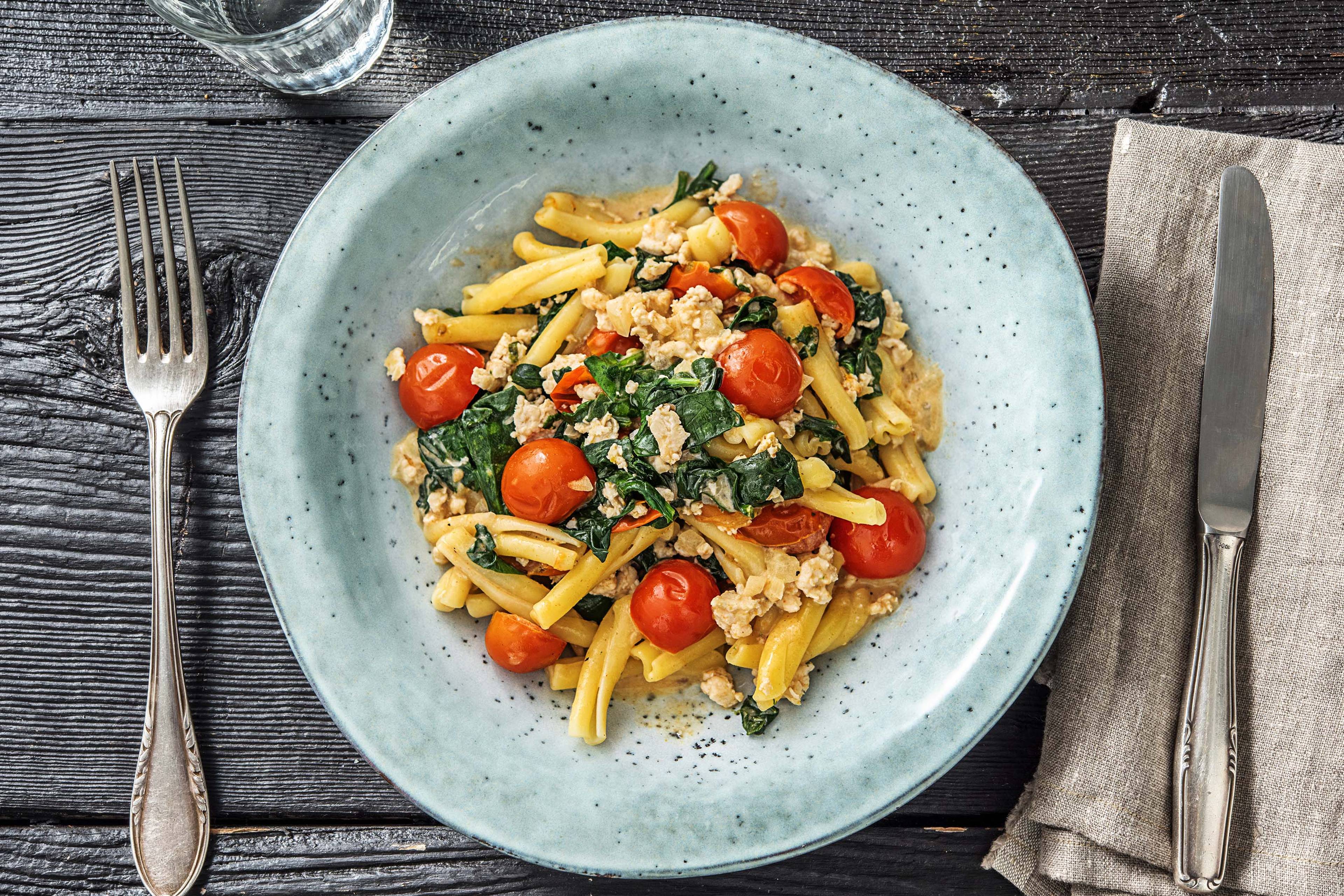 Casarecce met kipgehakt in romige saus