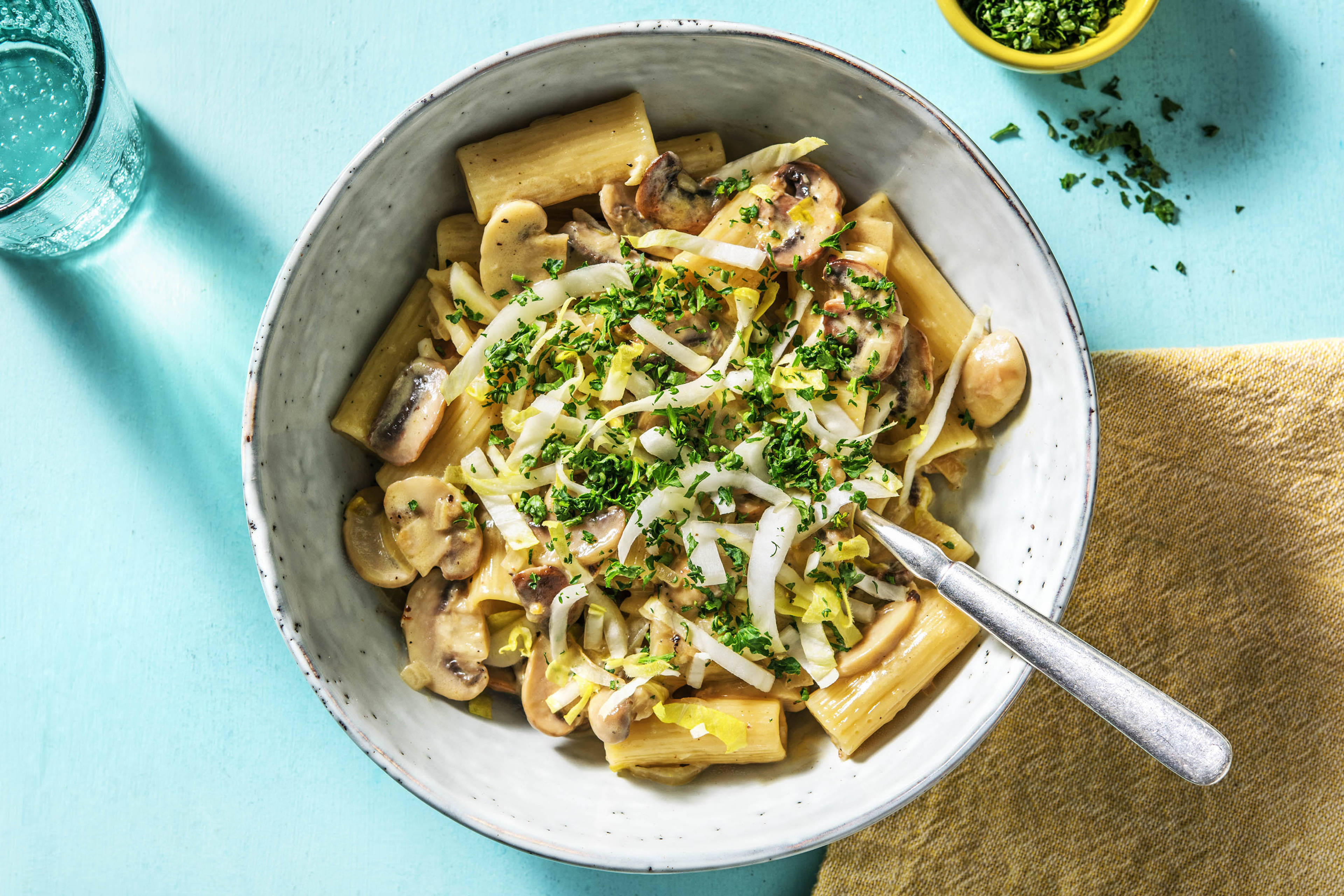 Rigatoni et sauce aux champignons et crème