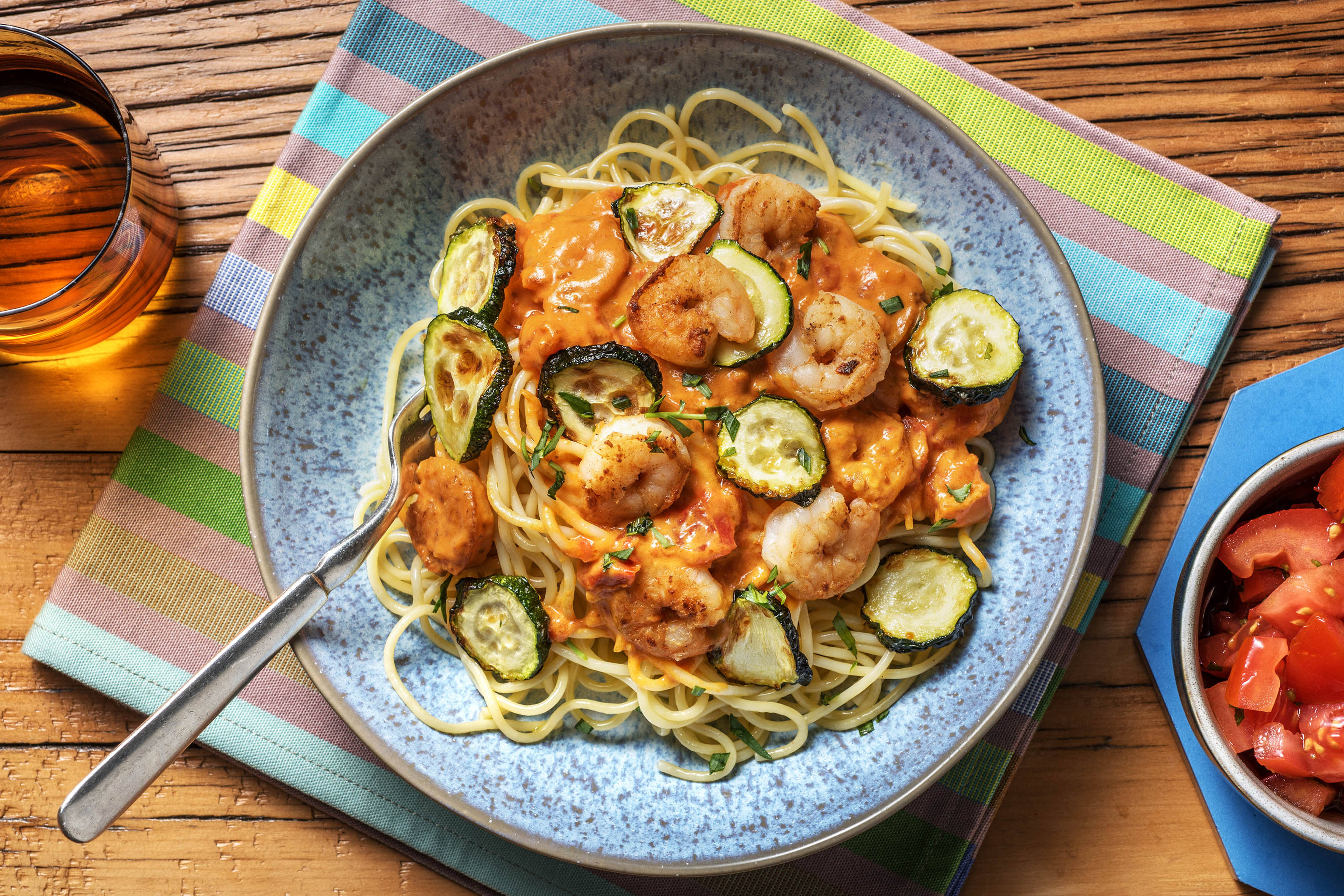 Spaghetti et crevettes à la sauce tomate