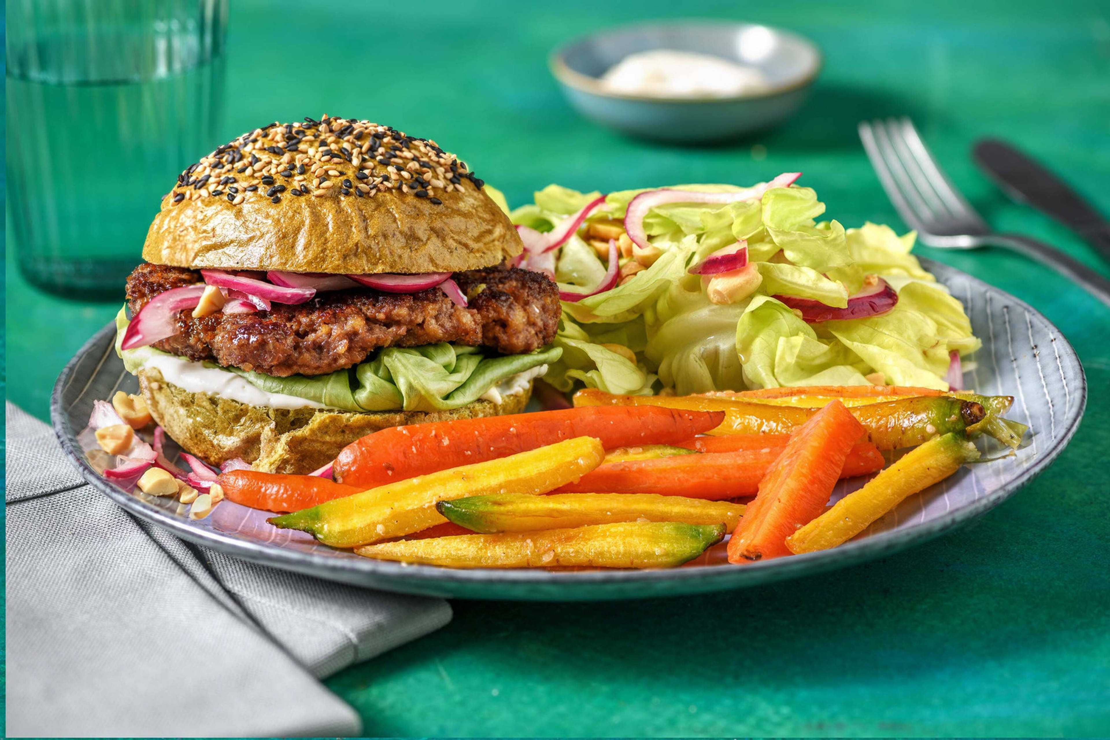 Burger à l’asiatique et pain aux épinards