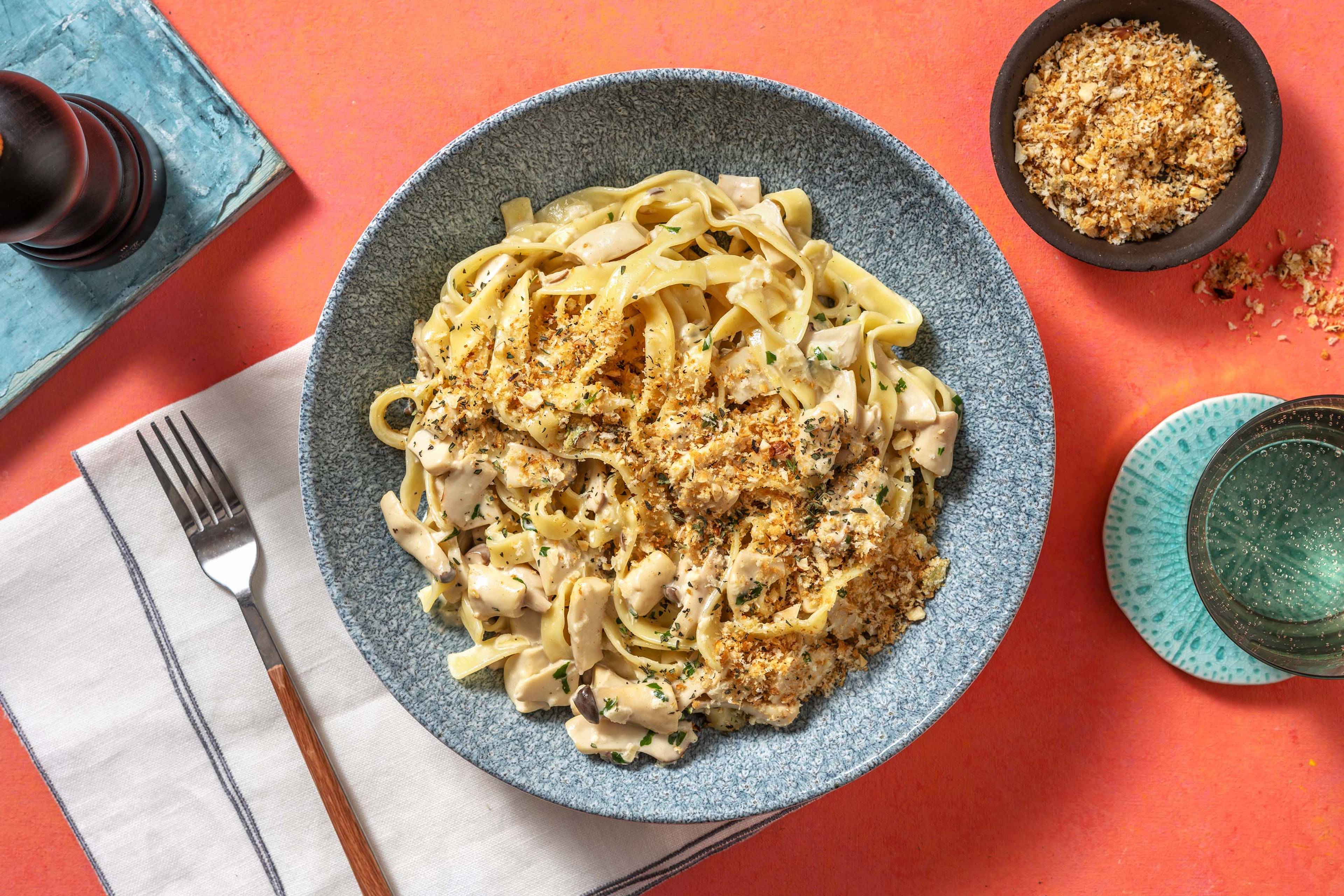 Fettuccine in cremiger Kräuterseitlingsoße