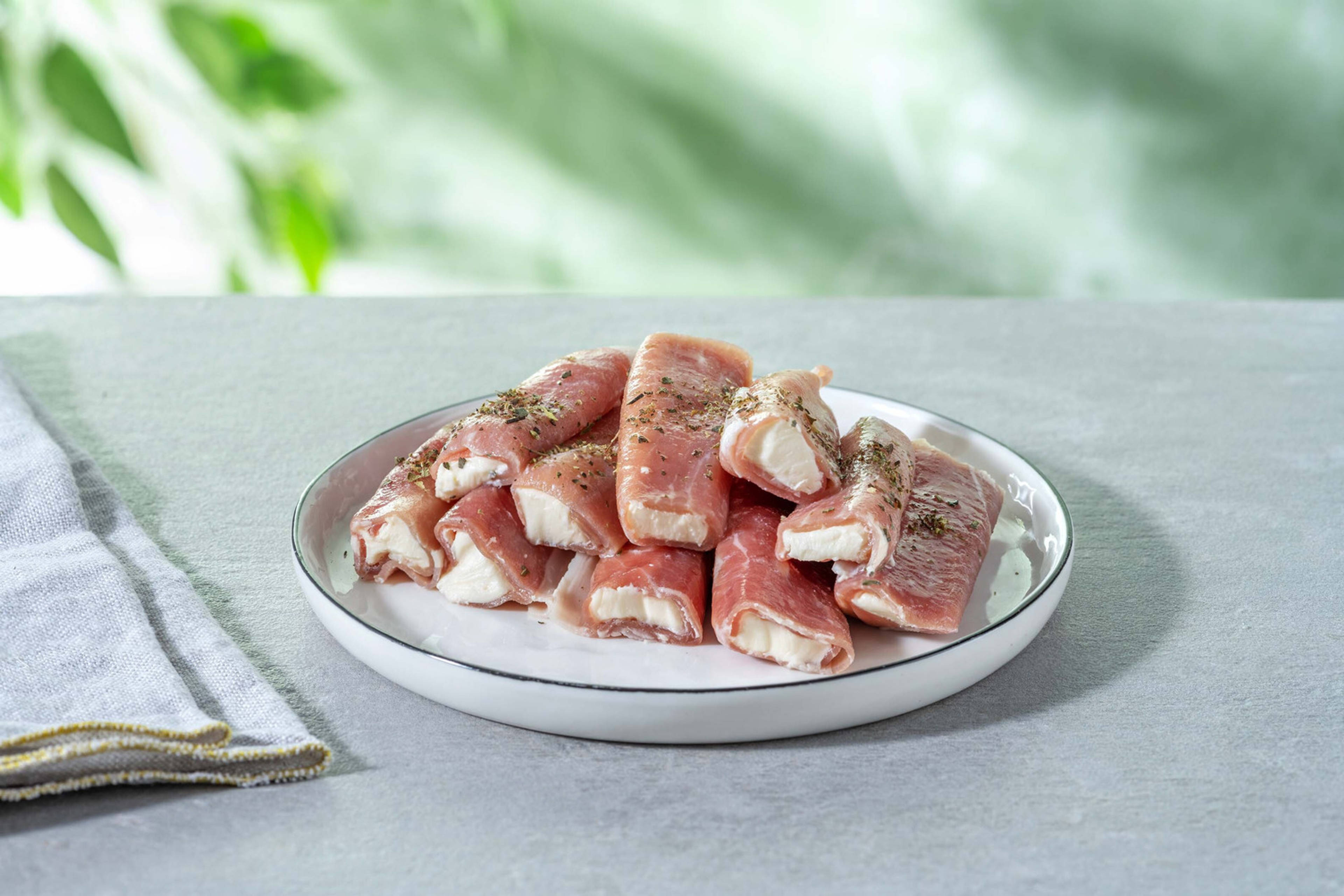 Rouleaux de jambon serrano au fromage frais en extra
