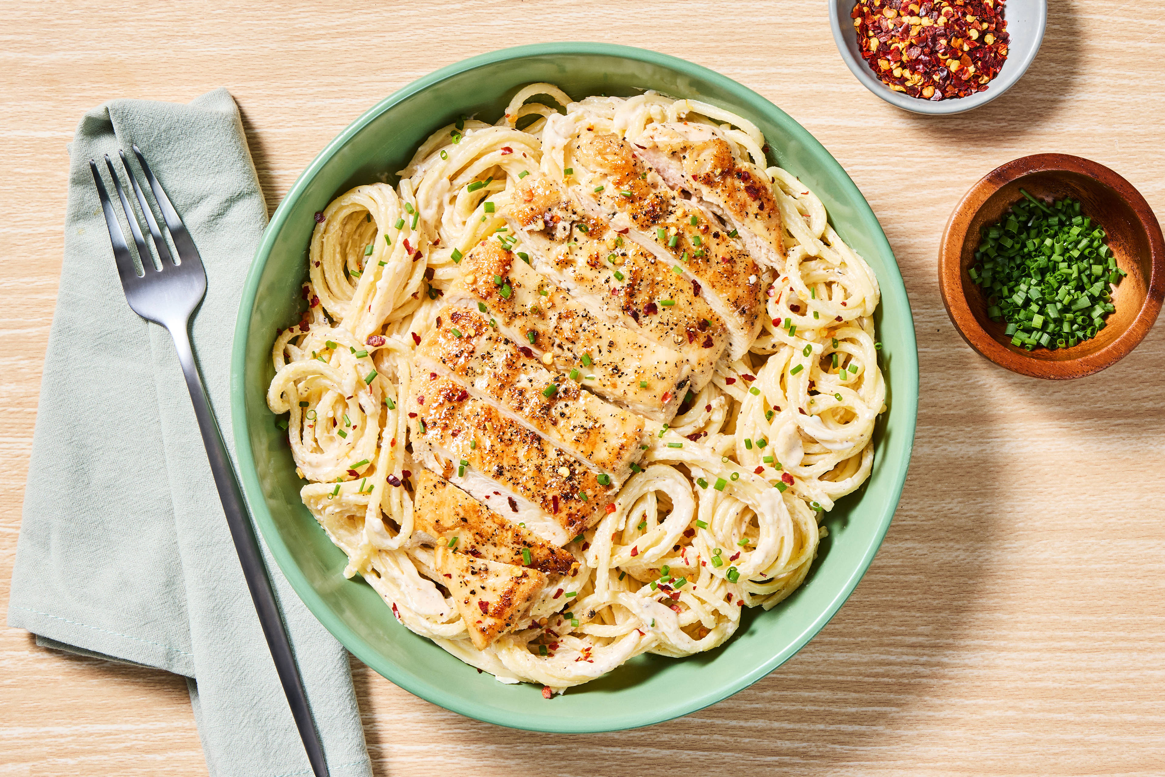 Creamy Garlic Chicken Spaghetti